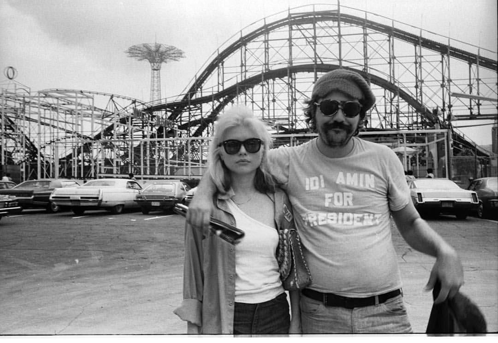 Lester Bangs (Escondido, California, 1948 – Nueva York, 1982), con Debbie Harry, cantante de Blondie, antes de que rompieran su amistad por un texto del crítico.