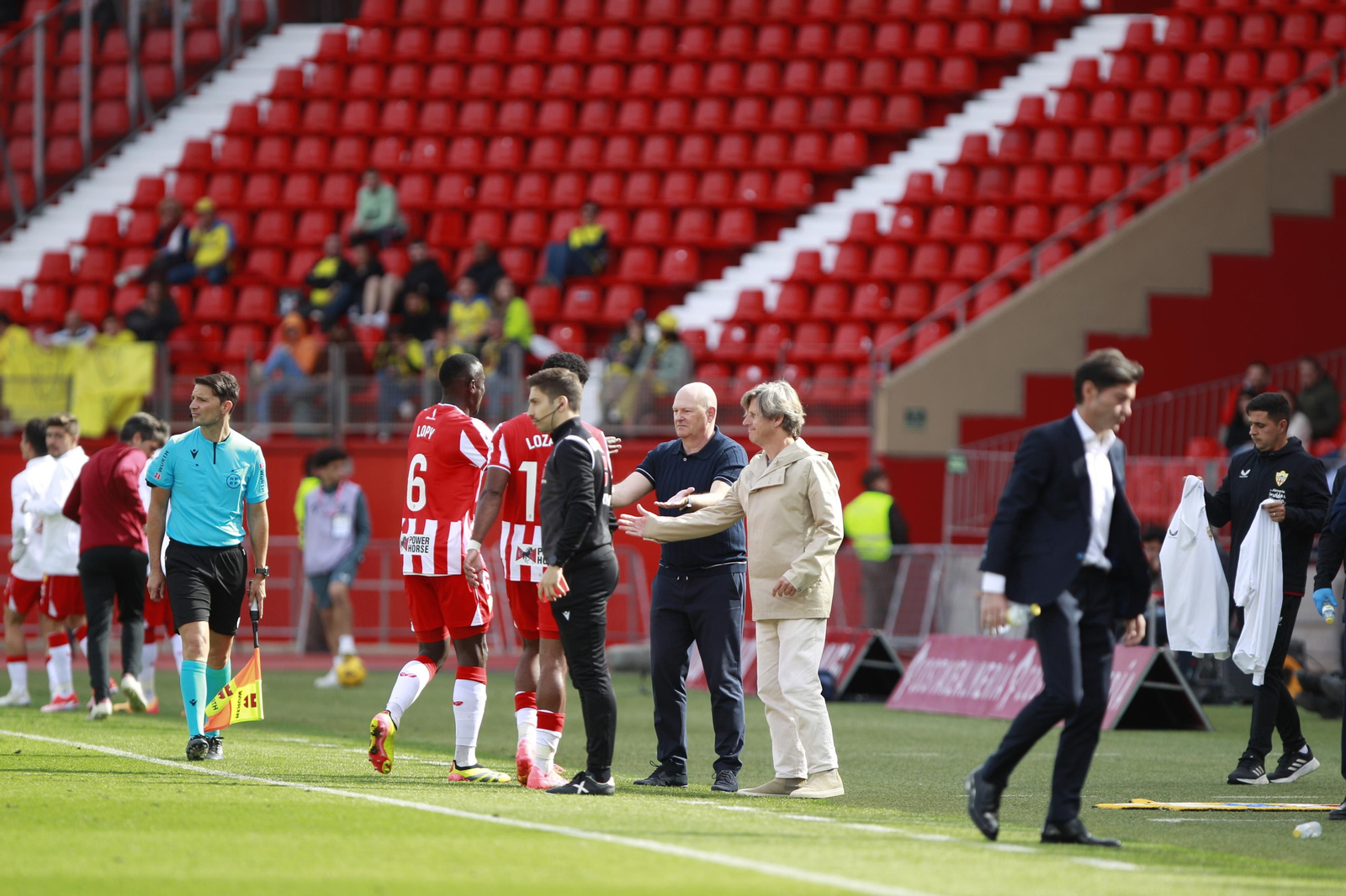 Las mejores imágenes del partido de fútbol U.D. Almería-Villarreal C.F.