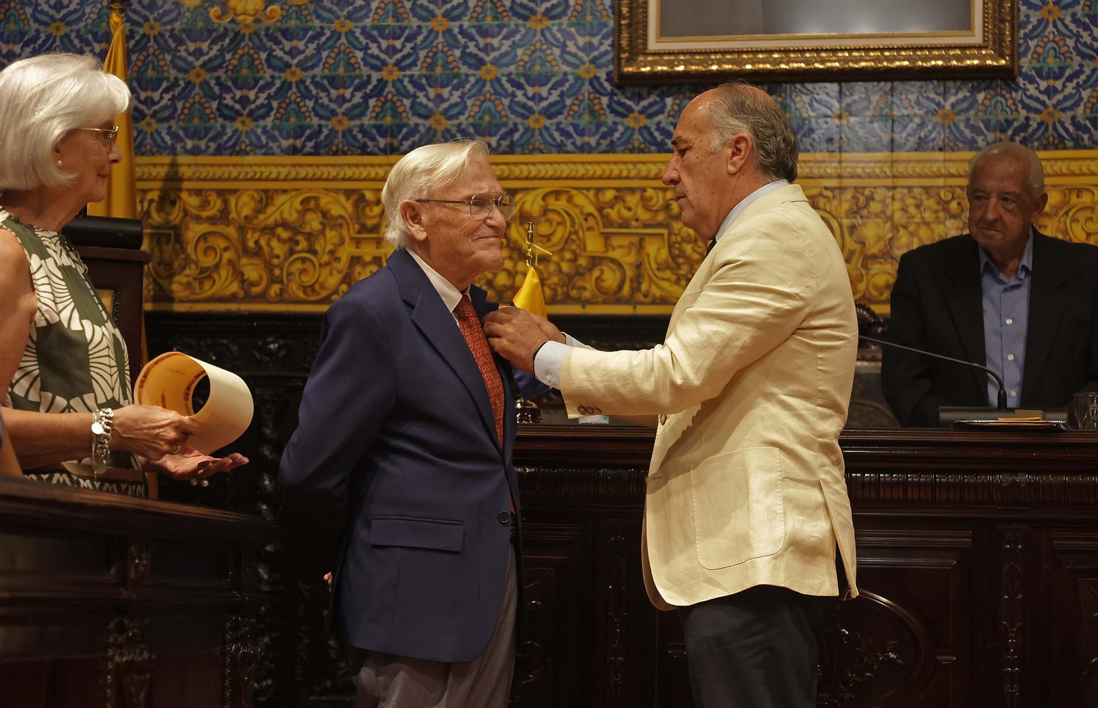 Fotos del acto de reconocimiento a Crescencio Torés en el Ayuntamiento de Algeciras