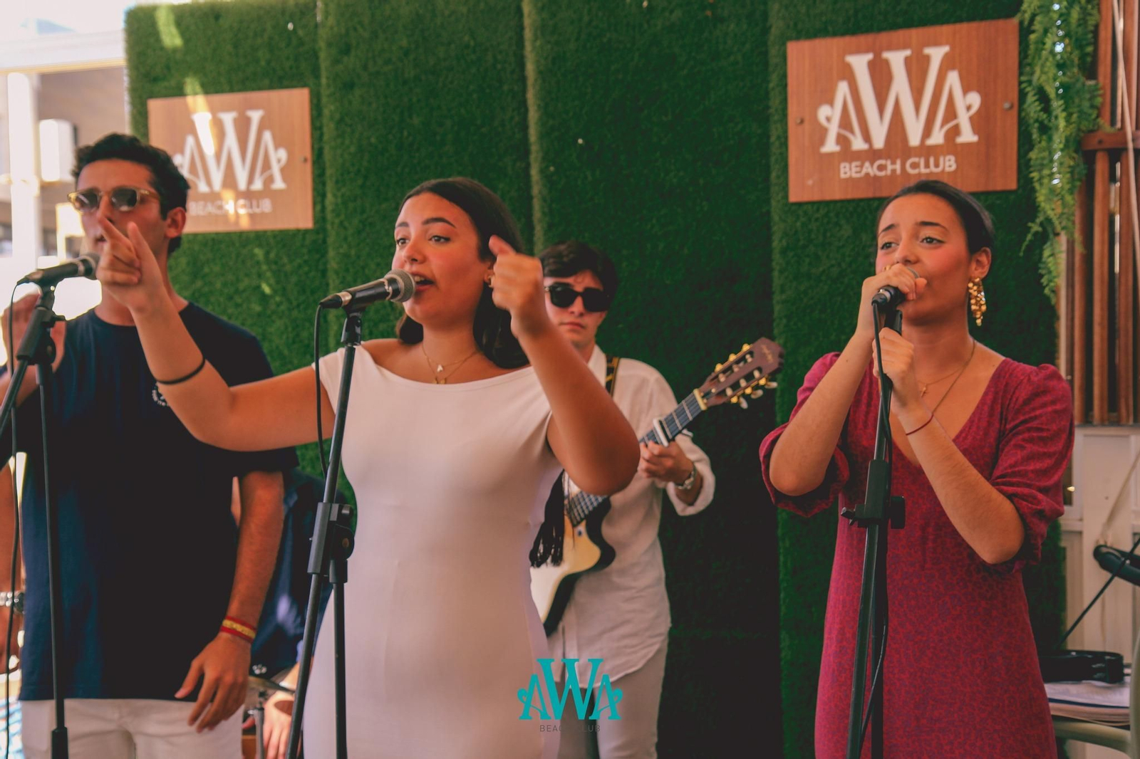 Actuación en el chiringuito Awa Beach Club de Chipiona.