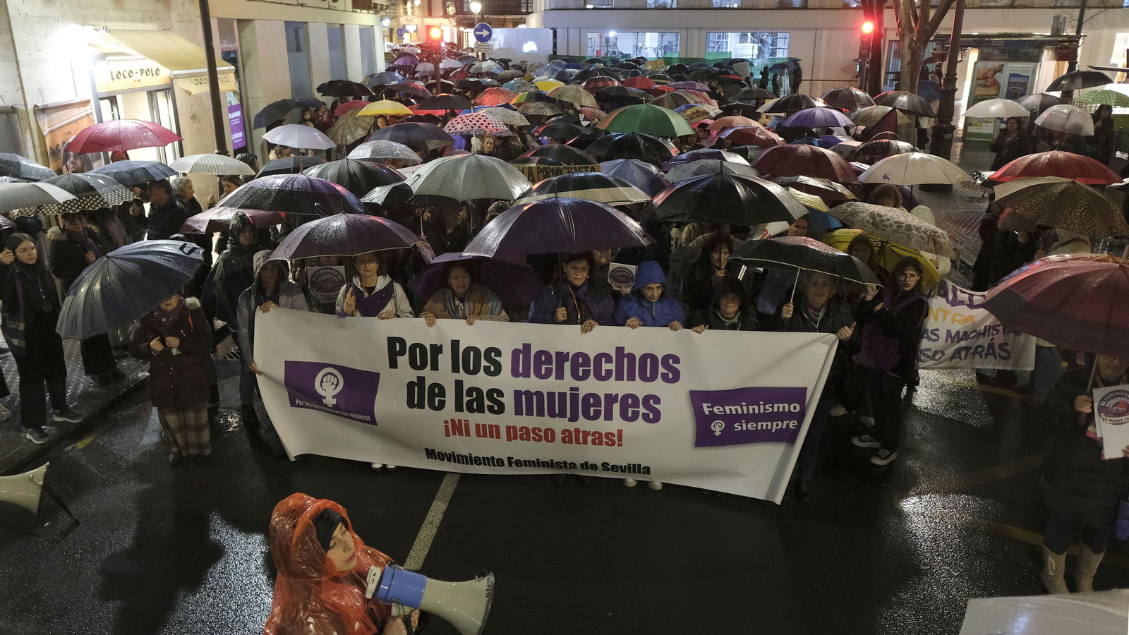Manifestación 8M del Movimiento Feminista de Sevilla Con el lema "Ni promesas, ni excusas. Las mujeres exigimos realidades"