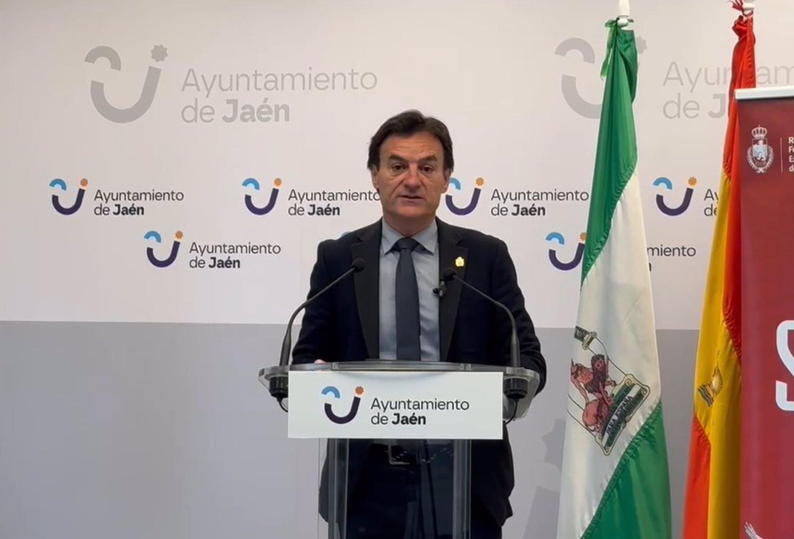 El alcalde de Jaén, Agustín González, durante la rueda de prensa.