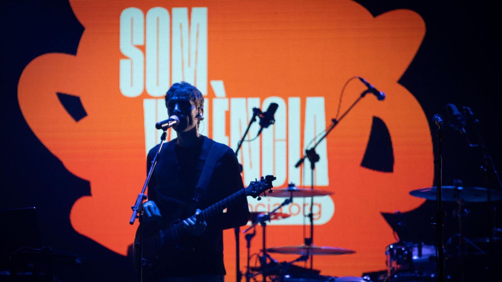 Concierto benéfico Som Valencia en la Industrial Copera de Granada