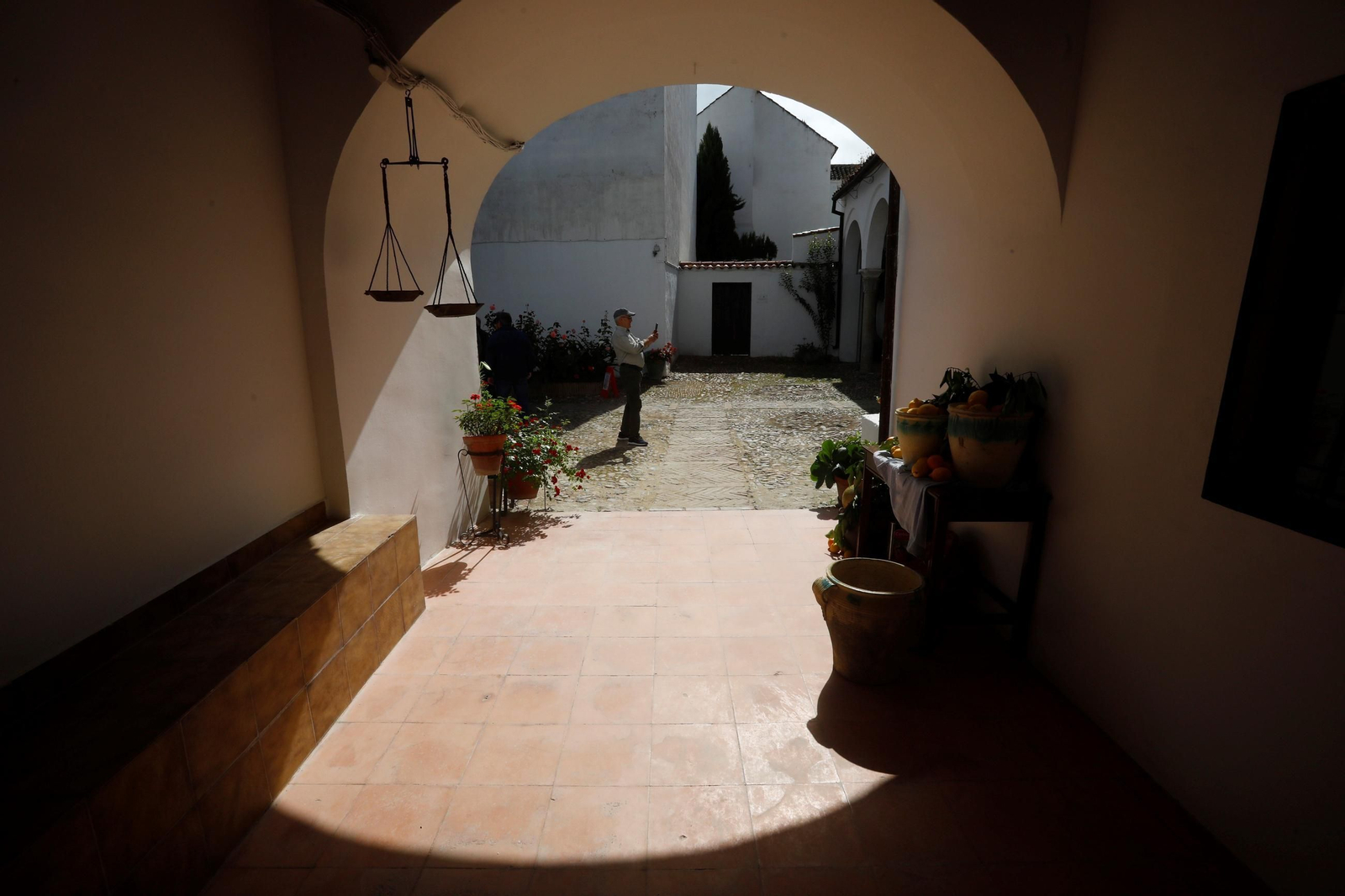Patio del convento de las Clarisas de Santa Cruz.