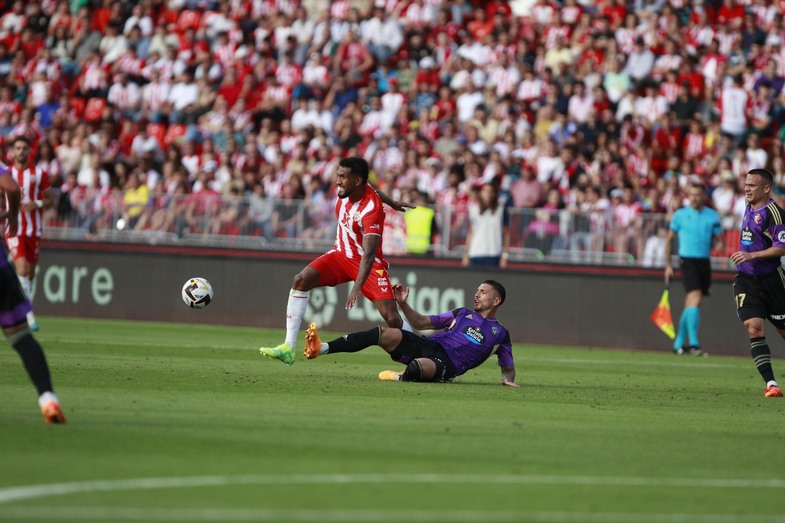 Imágenes del partido U.D. Almería-Real Valladolid C.F.