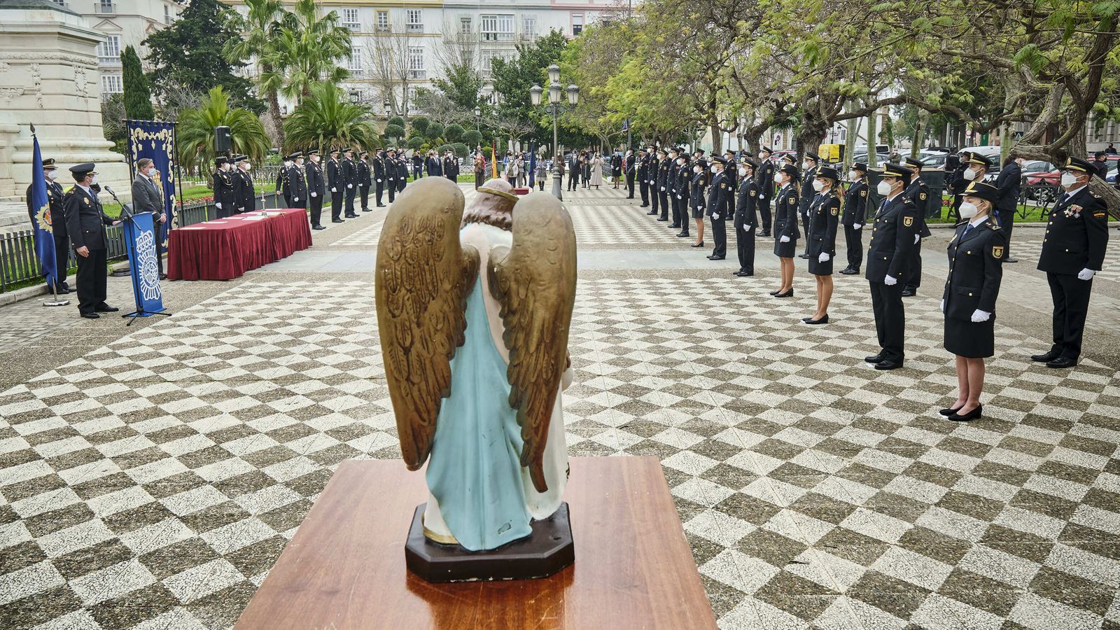 Acto de  juramento de 22 nuevos inspectores de la Policía Nacional en la Plaza de España.