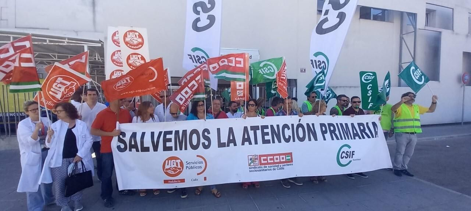 Protesta de los sindicatos para reivindicar mejoras en la Atención Primaria, en el centro jerezano de La Milagrosa. Protesta de los sindicatos para reivindicar mejoras en la Atención Primaria, en el centro jerezano de La Milagrosa.