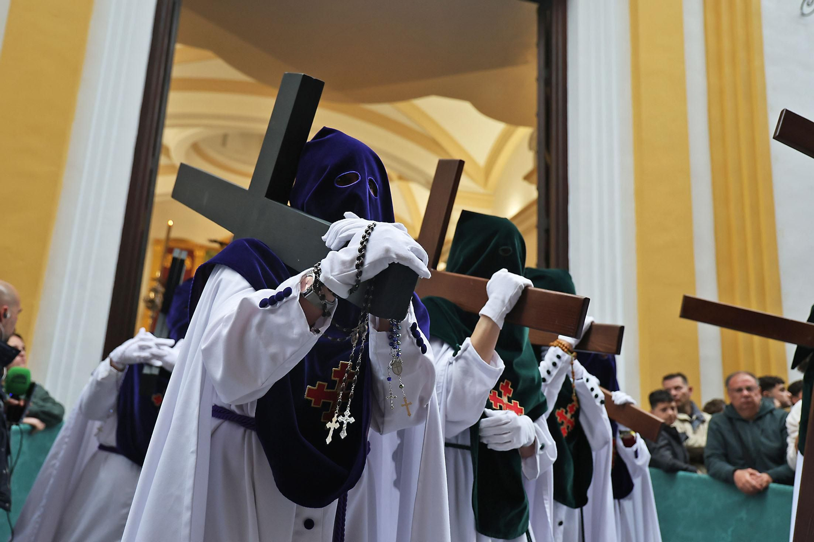 Miércoles Santo: La Hermandad de La Esperanza por las calles de Huelva