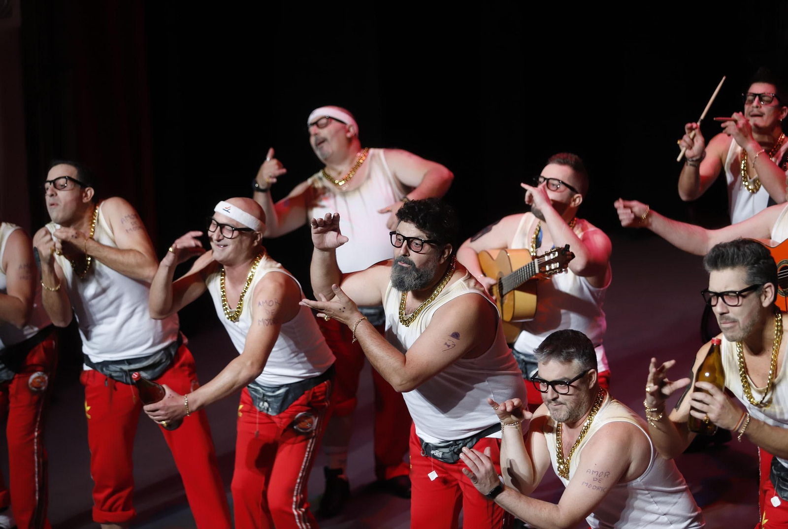 Imágenes de la actuación de la murga de Huelva Los Yoyas en el Carnaval Colombino