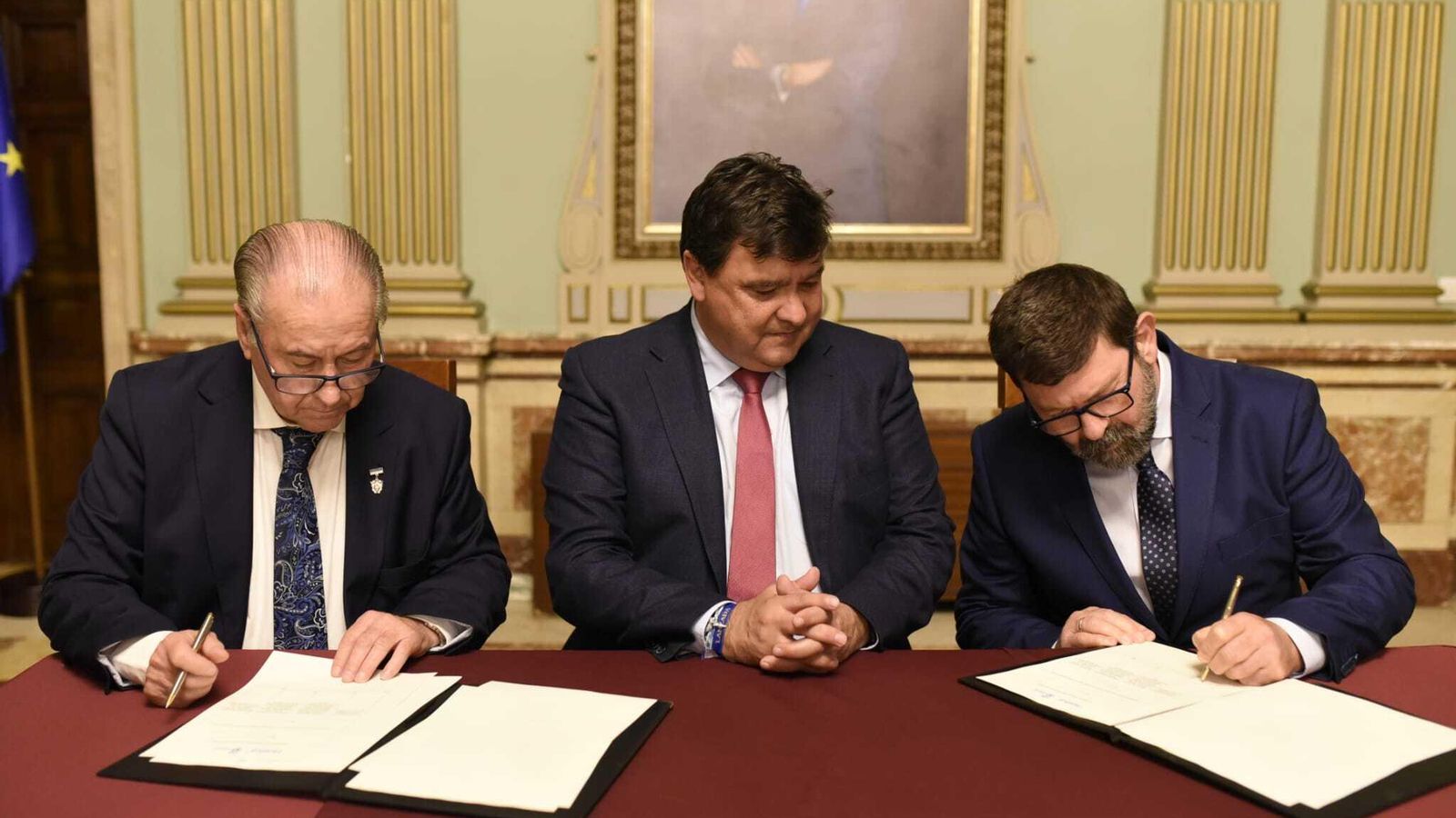 Firma del acuerdo suscrito este miércoles.