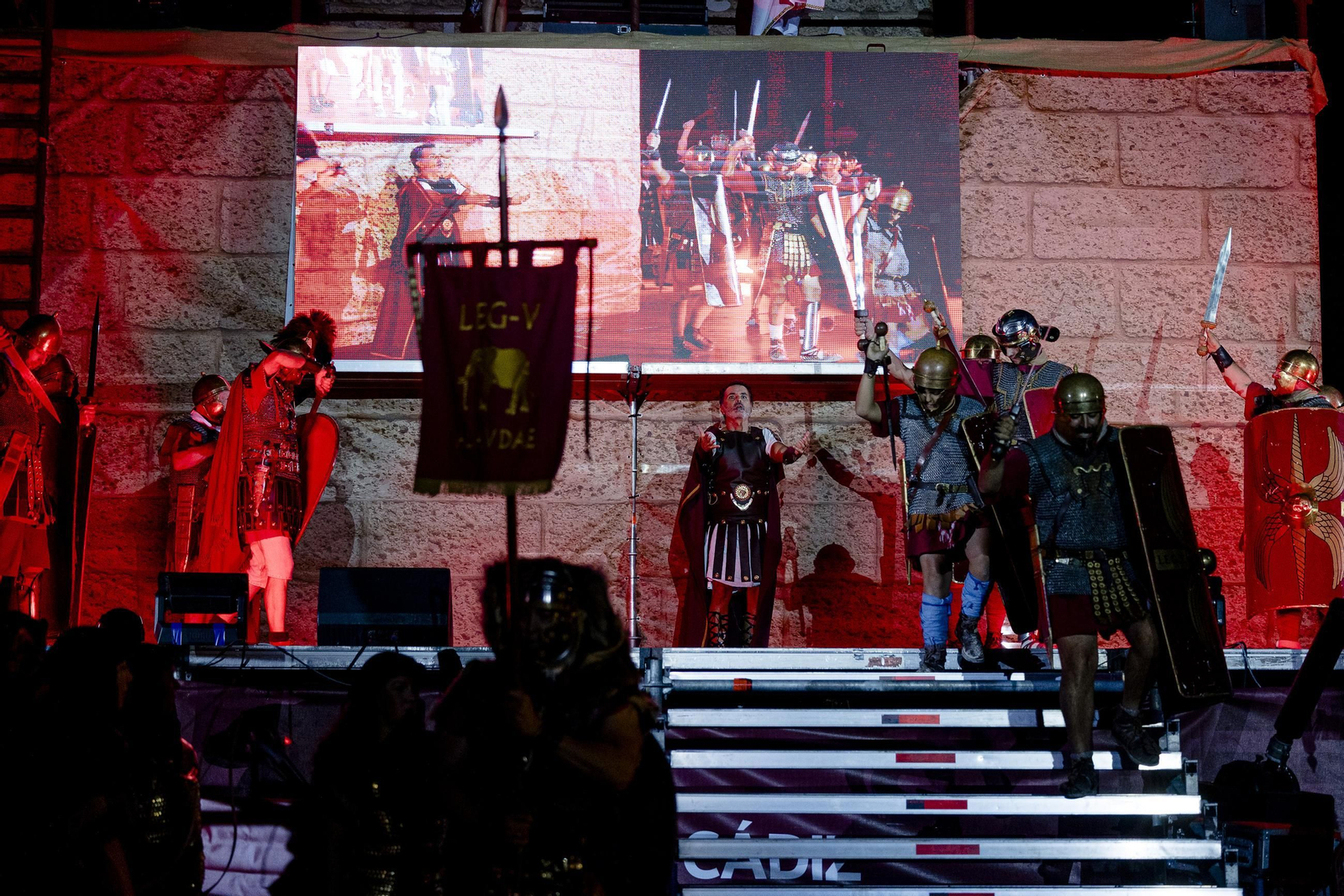 Las imágenes de "Foedus, Gaditanorum", el espectáculo de clausura del festival Cádiz Romana en las Puertas de Tierra