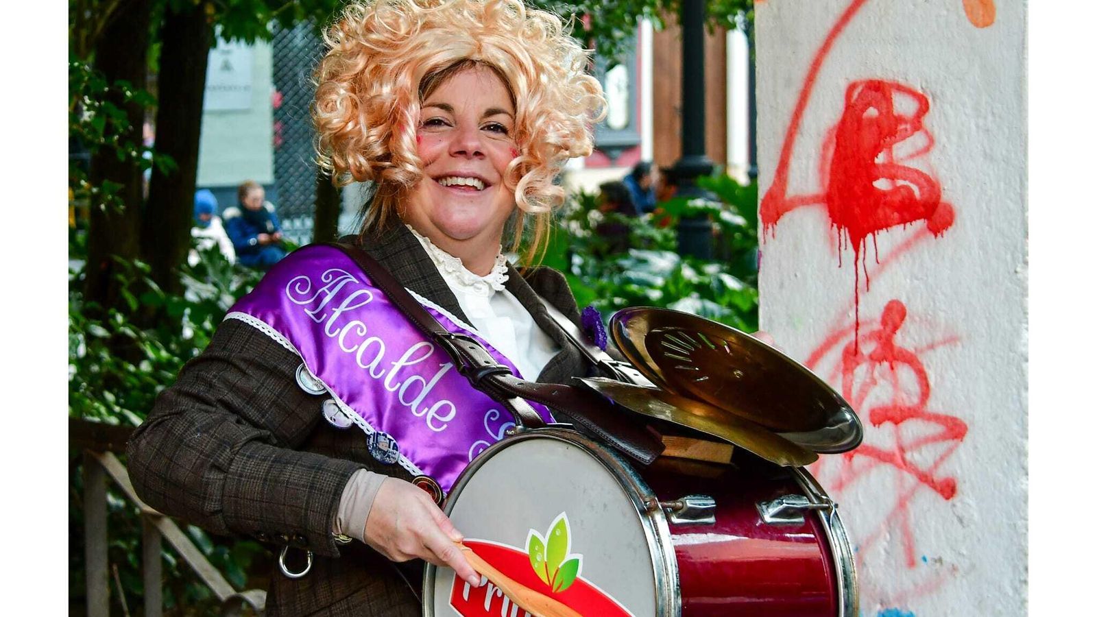 Una imagen del Carnaval no oficial de febrero con el romancero 'Salgo de Milagri'.