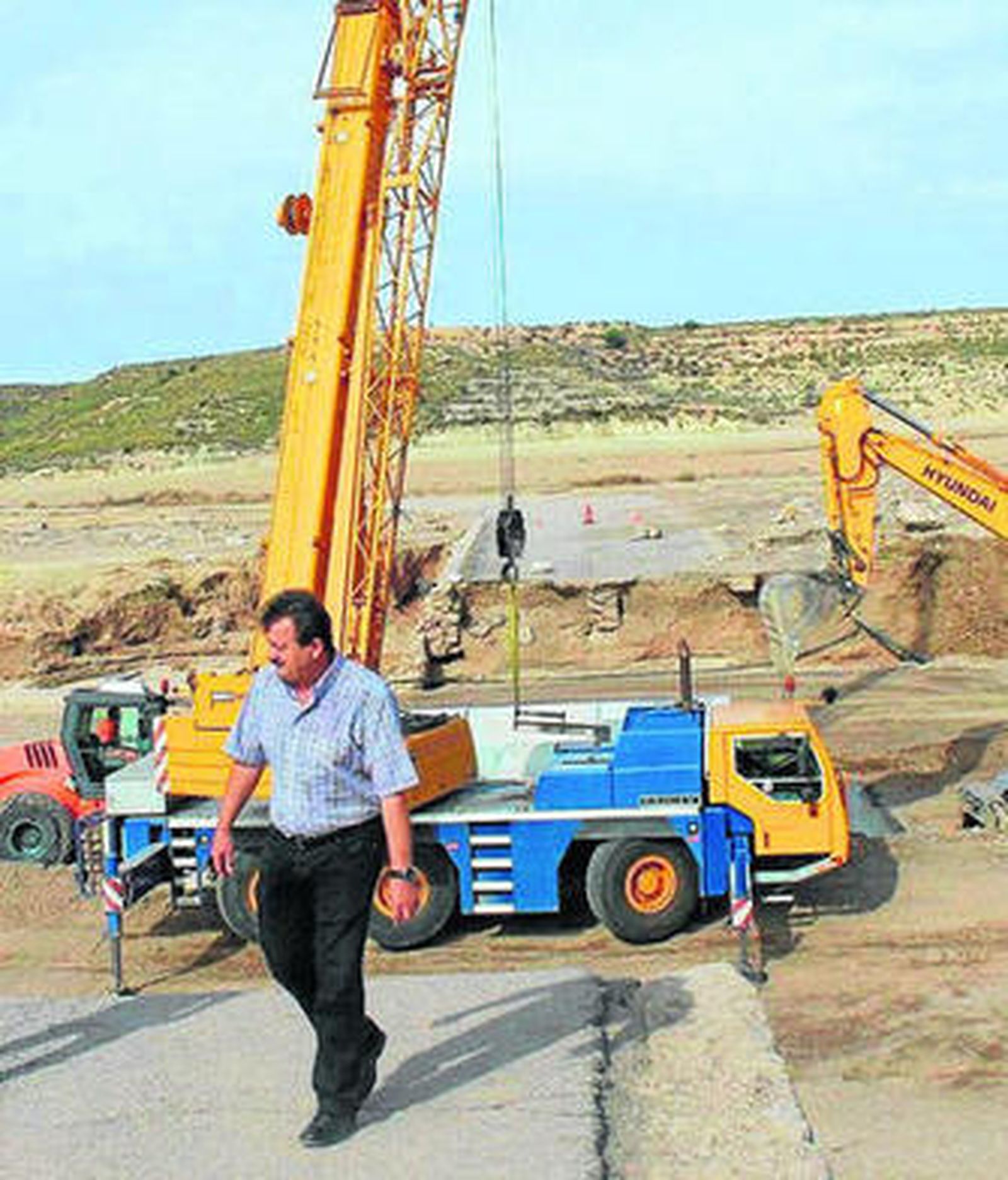 En Pulpí quedaron muy tocadas varias vías de comunicación.