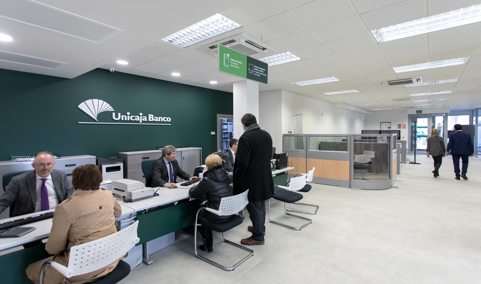 Imagen de una oficina de Unicaja Banco.