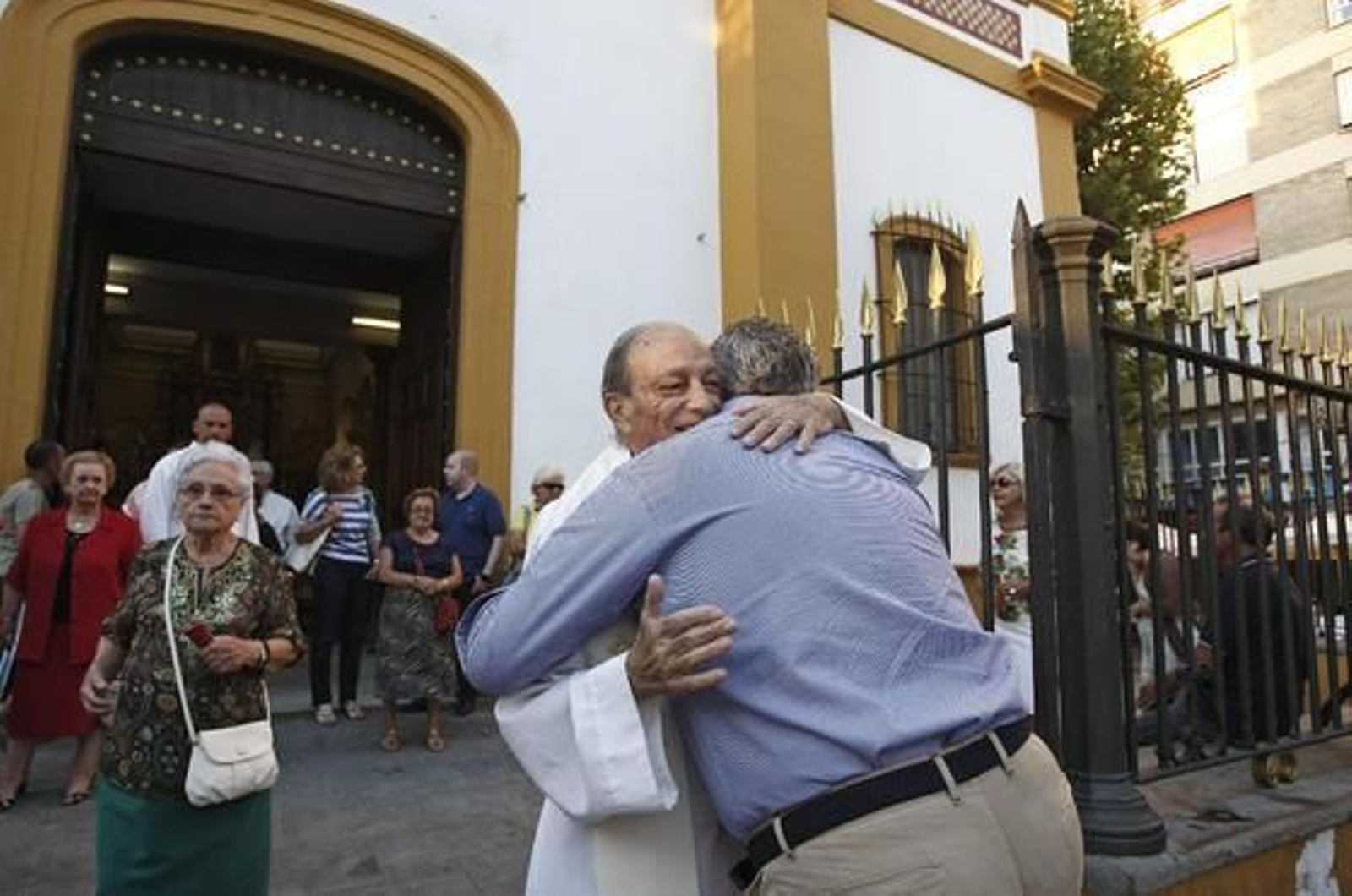 La plantilla realiza la tradicional ofrenda floral

Foto: Erasmo Fenoy