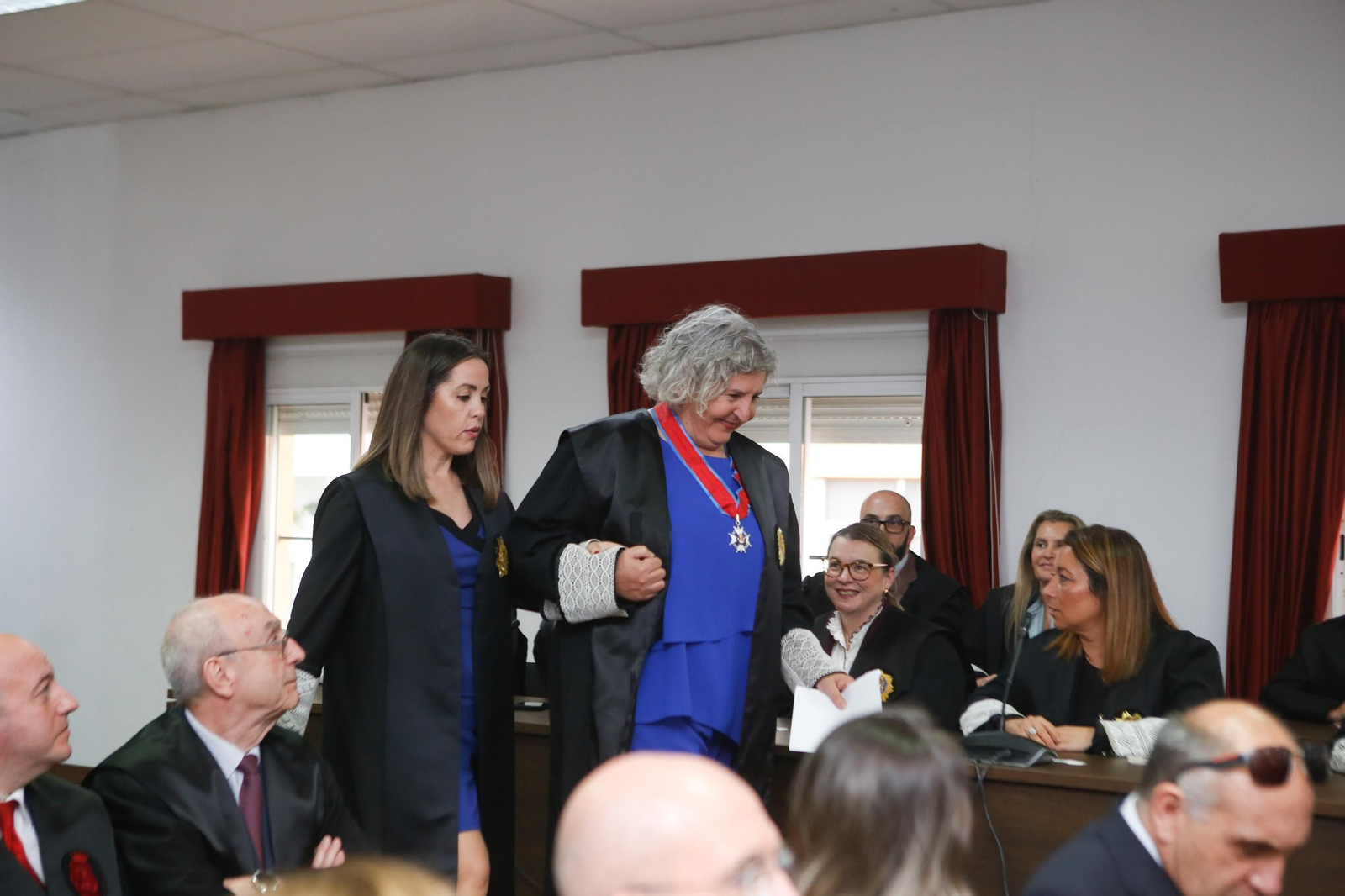 Fotos de la imposición de la Cruz de San Raimundo de Peñafort a la jueza María José Sanz Alcázar en Algeciras