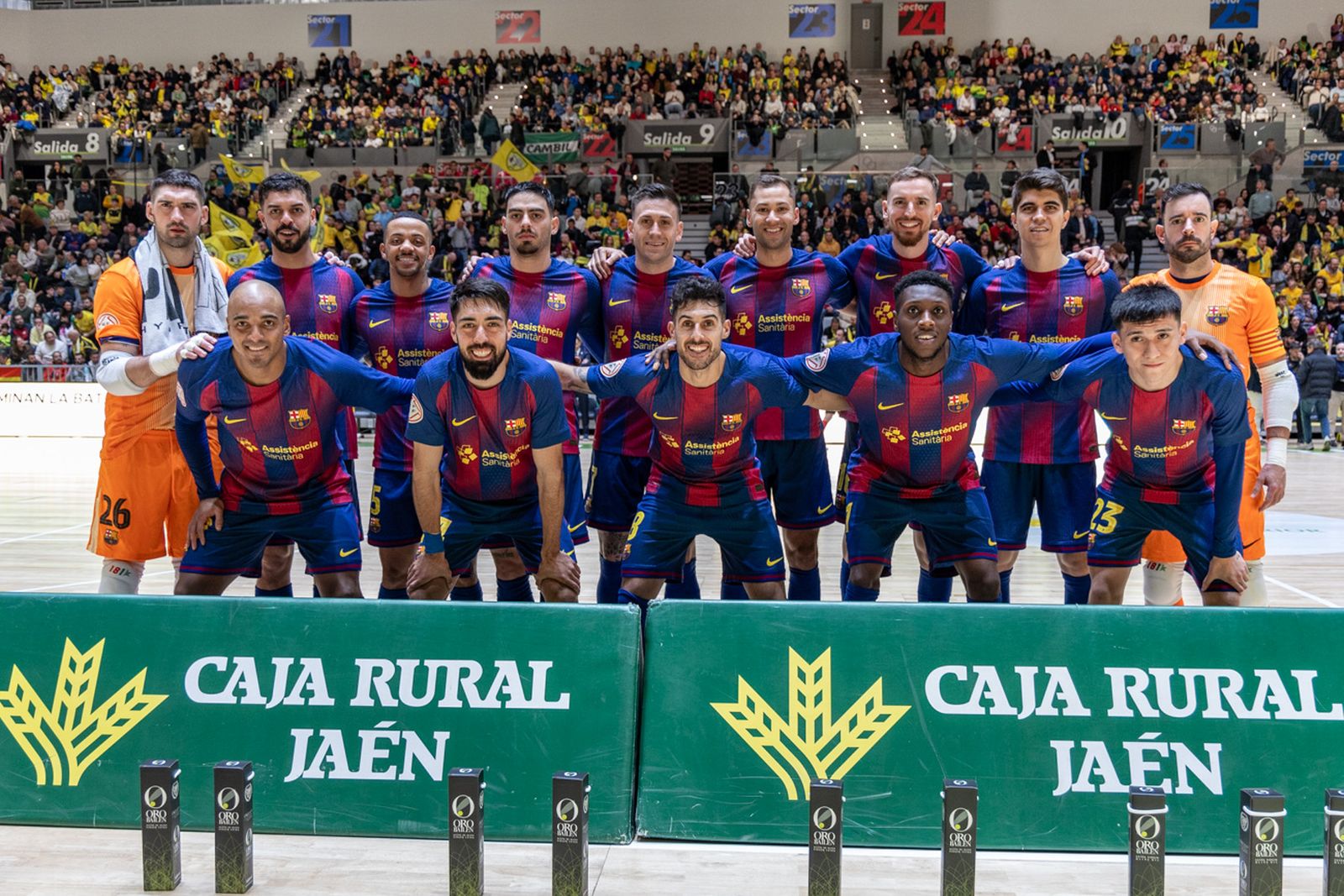 Las mejores imágenes del espectacular encuentro entre Jaén Paraíso Interior FS y Barça (3-3)