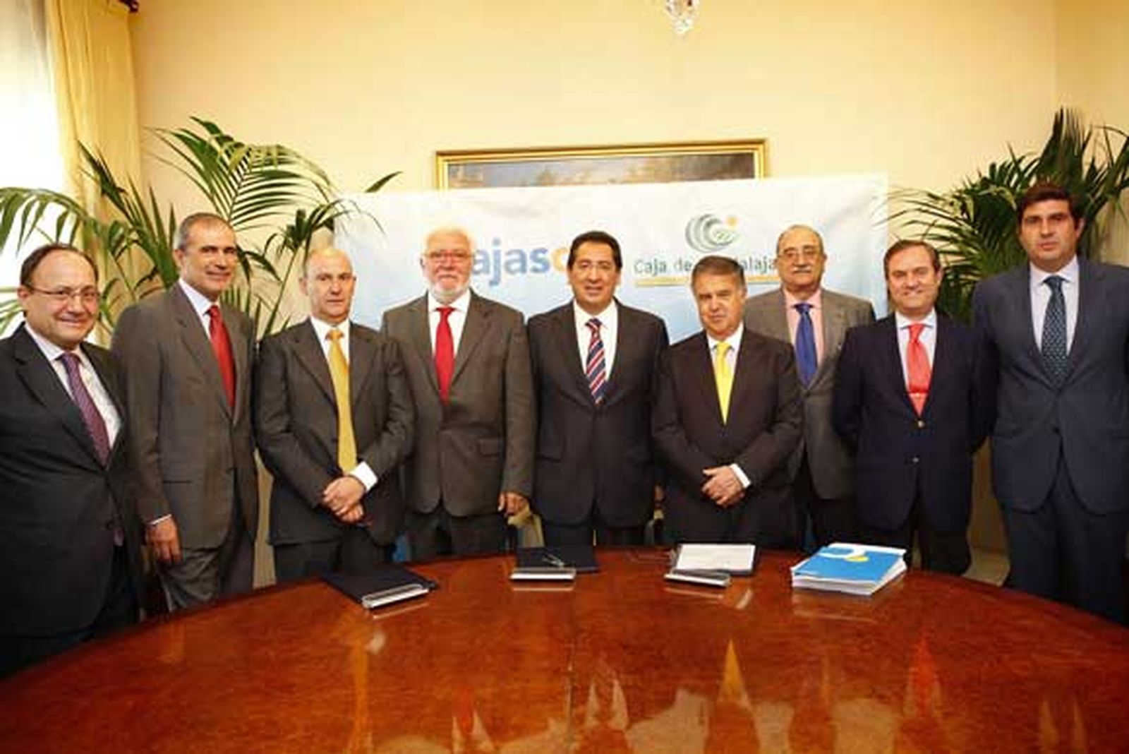 Cajasol y Caja Guadalajara firman la escritura de fusión y constituyen el nuevo consejo