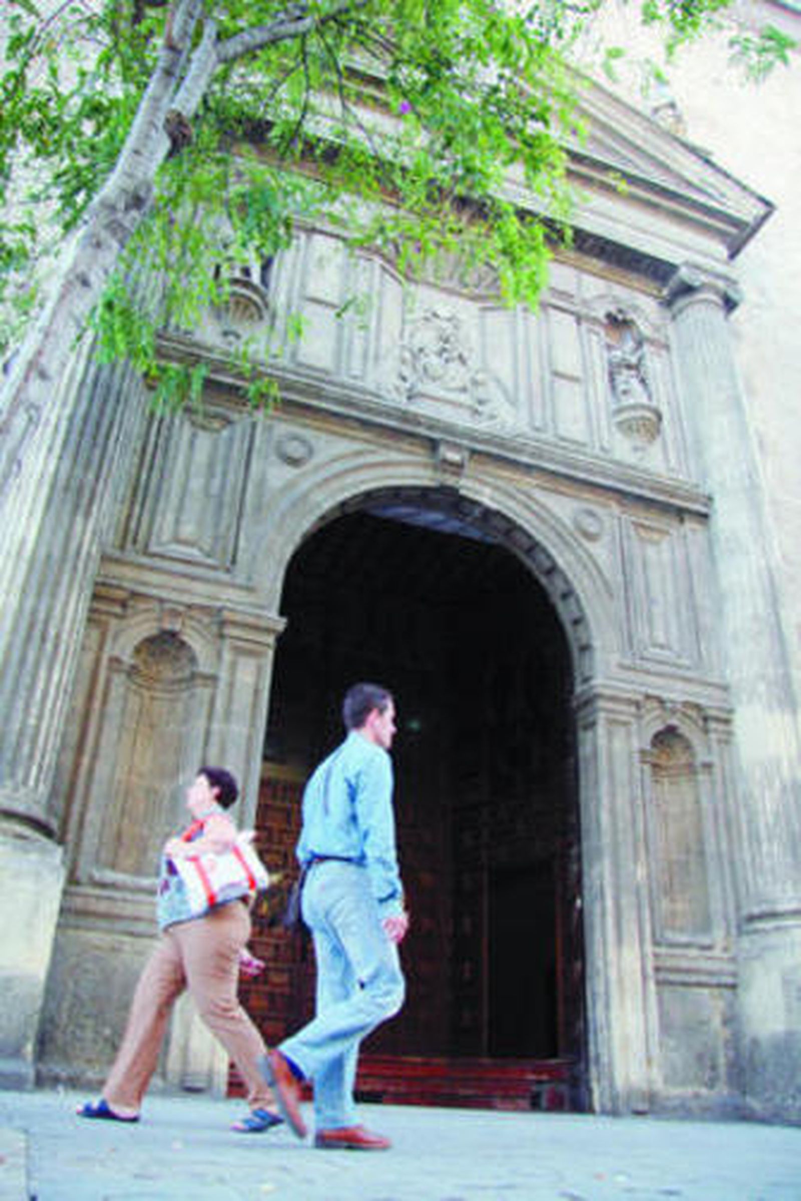 La portada de la Iglesia de la Anunciación.