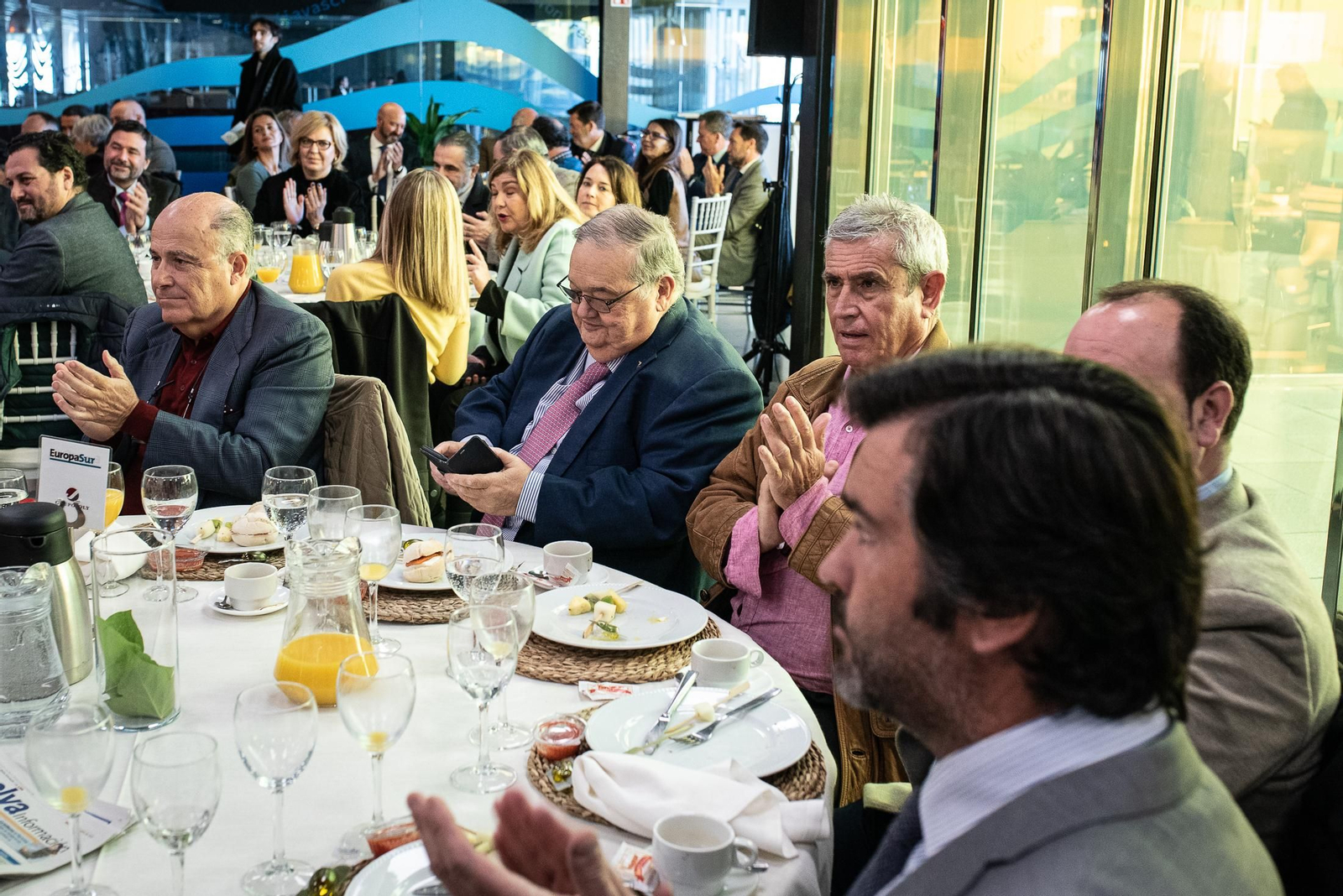 Imágenes de los invitados a la conferencia y desayuno-coloquio con Antonio Sanz en el Foro Joly Andalucía