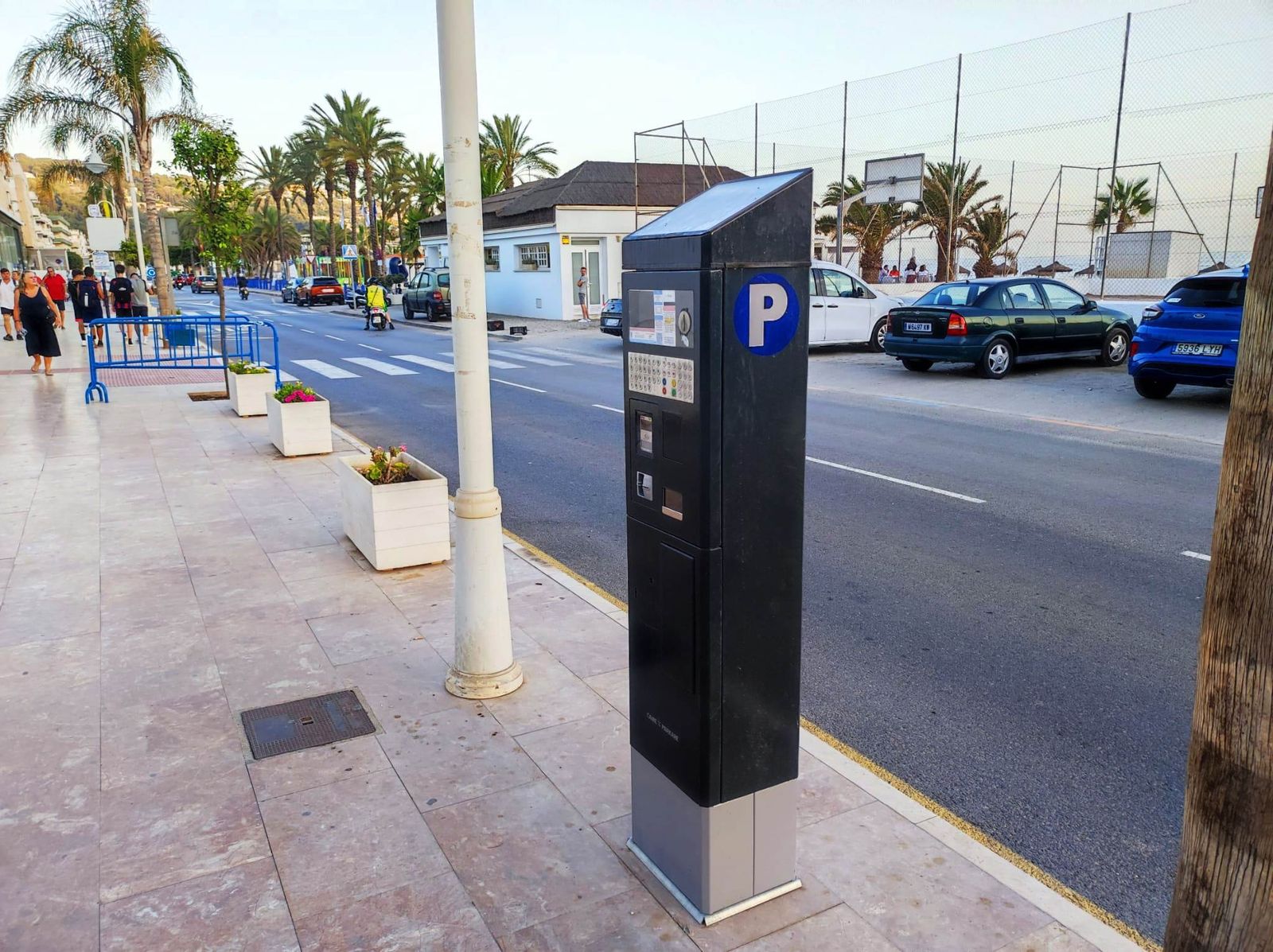 Este sábado entra en vigor la Zona Azul de los paseos de Almuñécar y La Herradura.