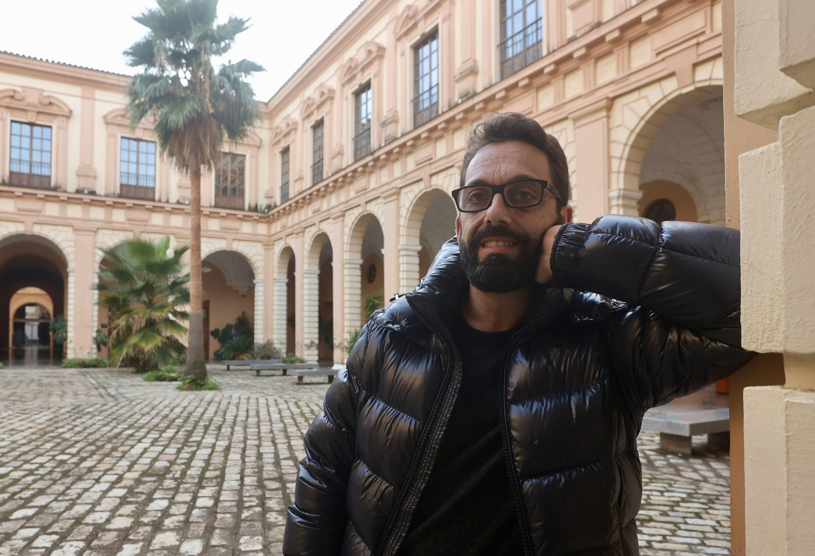 Francisco Soriano, en el patio del Conservatorio Superior.