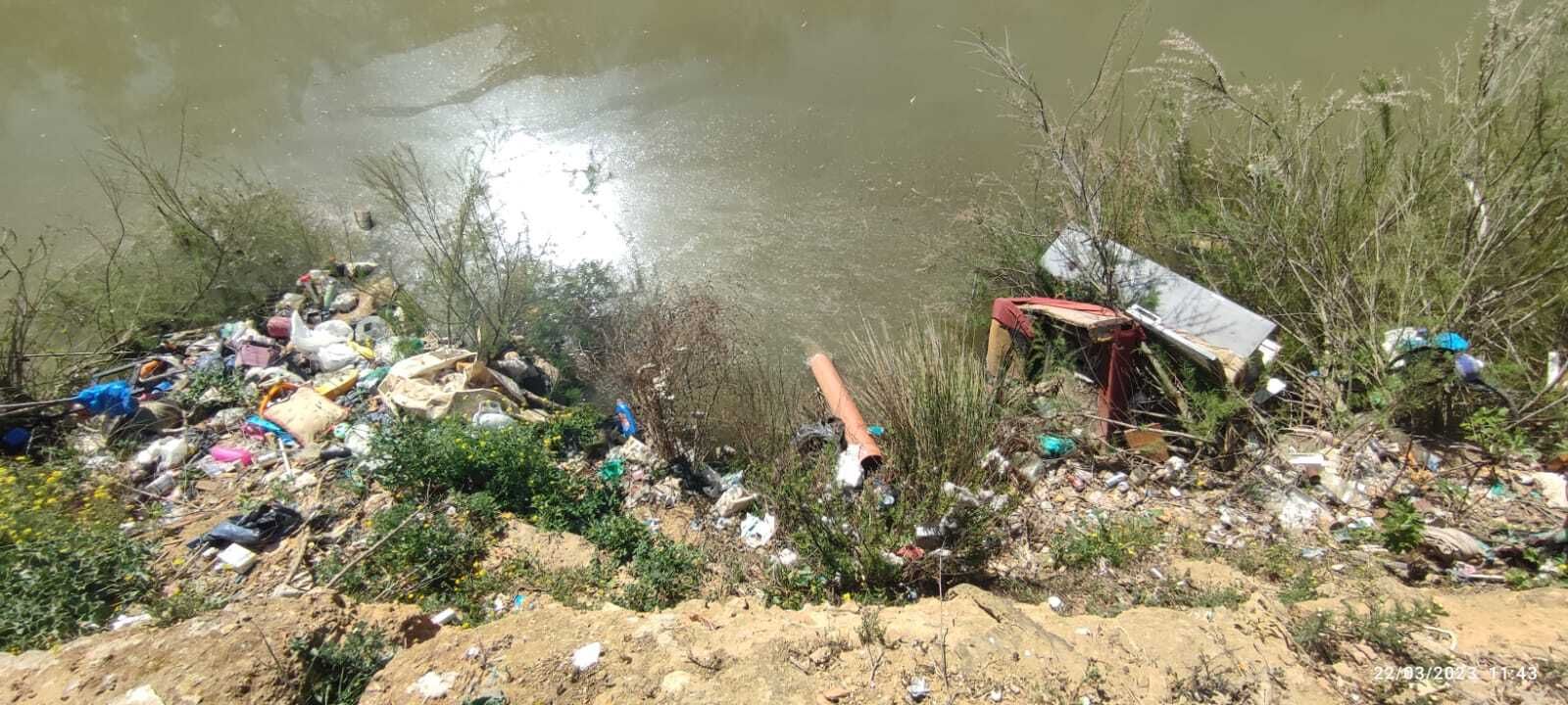 El Ayuntamiento de Alcalá limpiará la ladera del Castillo frente a la Retama con expertos en trabajos verticales