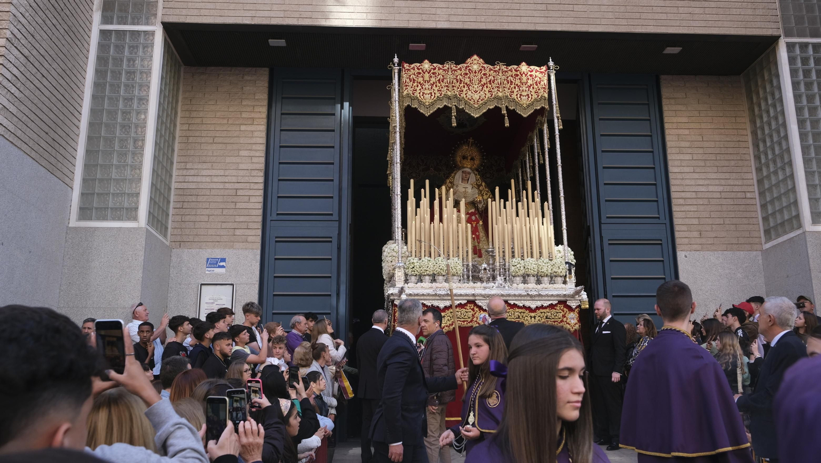 La procesión de Pasión en Almería, en imágenes