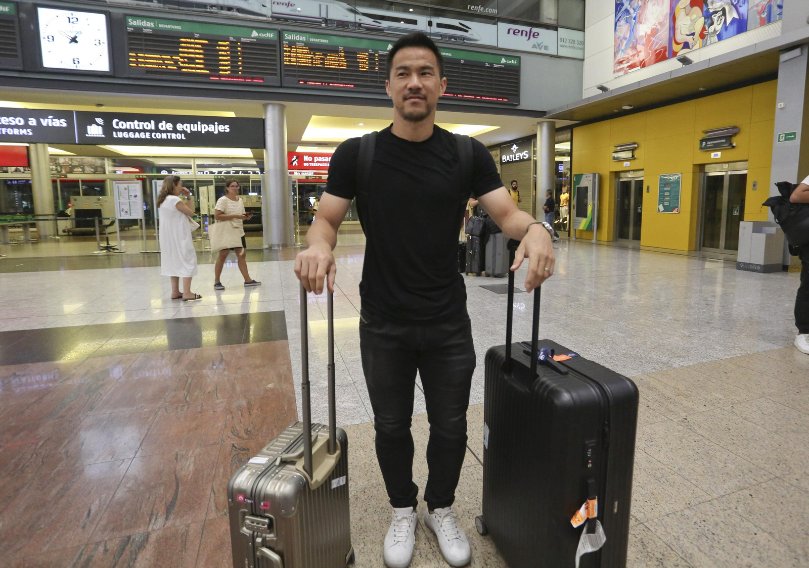 Shinji Okazaki, su fugaz paso por Málaga, en fotos