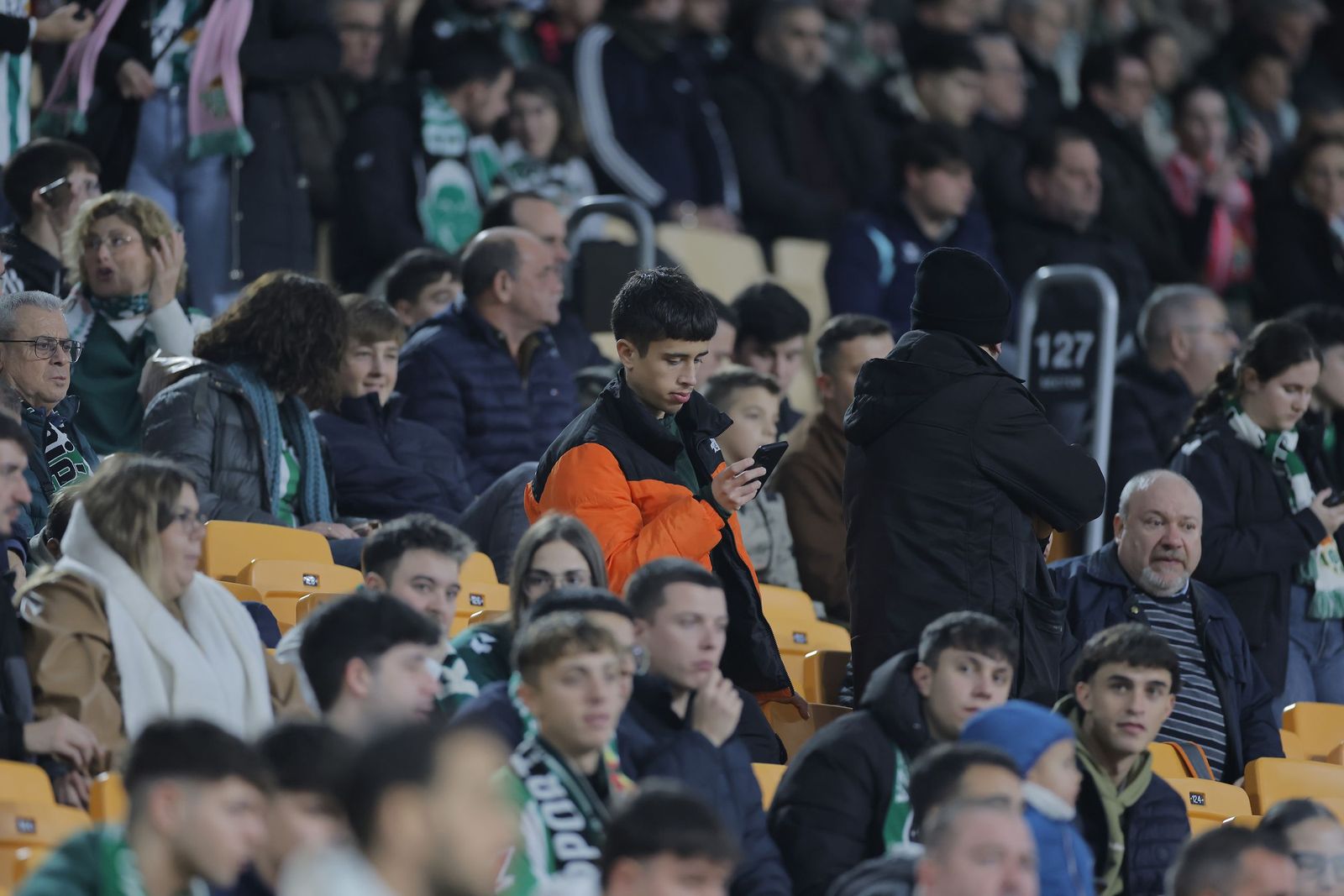 Búscate en las fotos del Betis - Elche