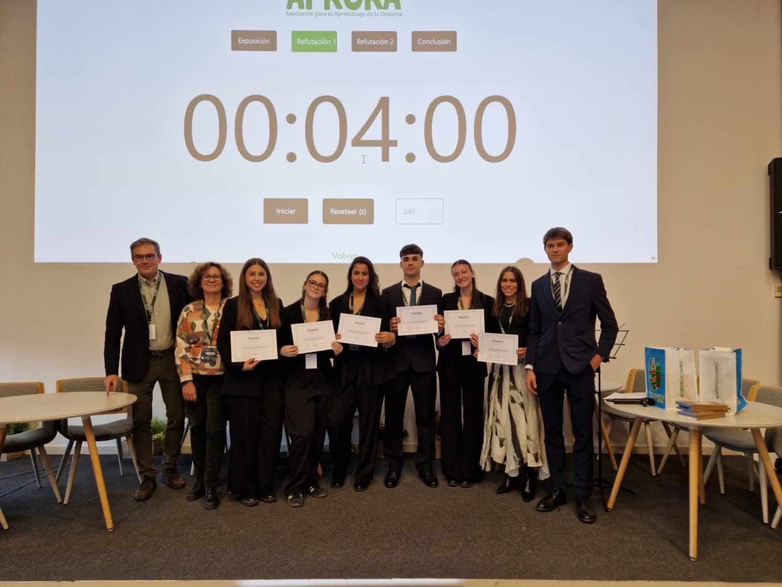 Equipo del IES Alborán que ha ganado el III Torneo de Debate