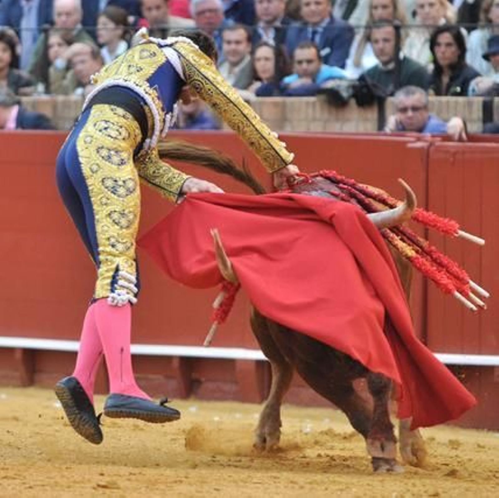 Cortés lidió con el estoque de manera espectacular.

Foto: Manuel Gómez