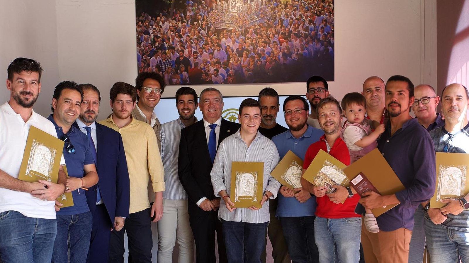 Reconocimiento a todos los colaboradores.