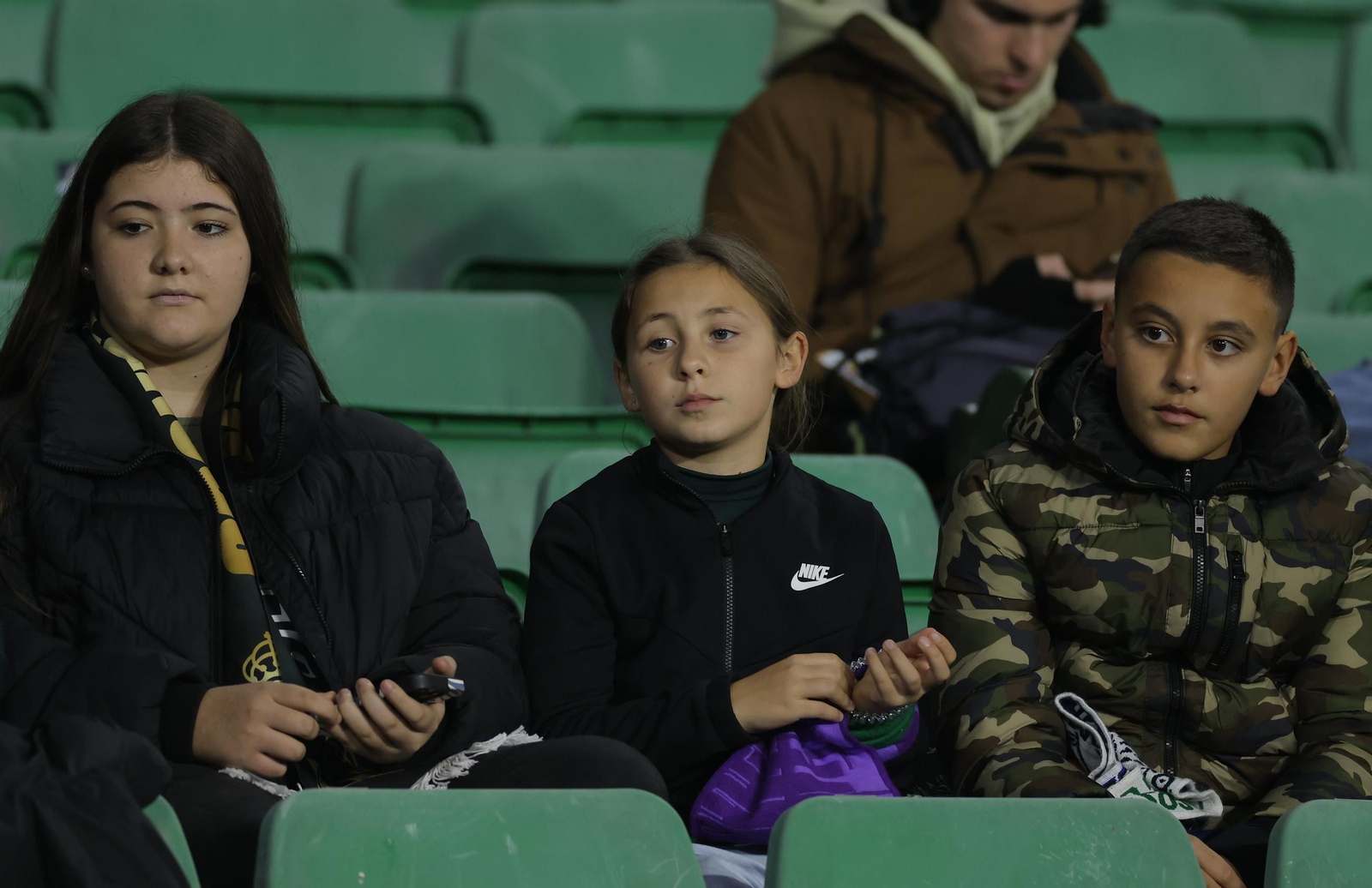 Búscate en las fotos del Betis - Helsinki