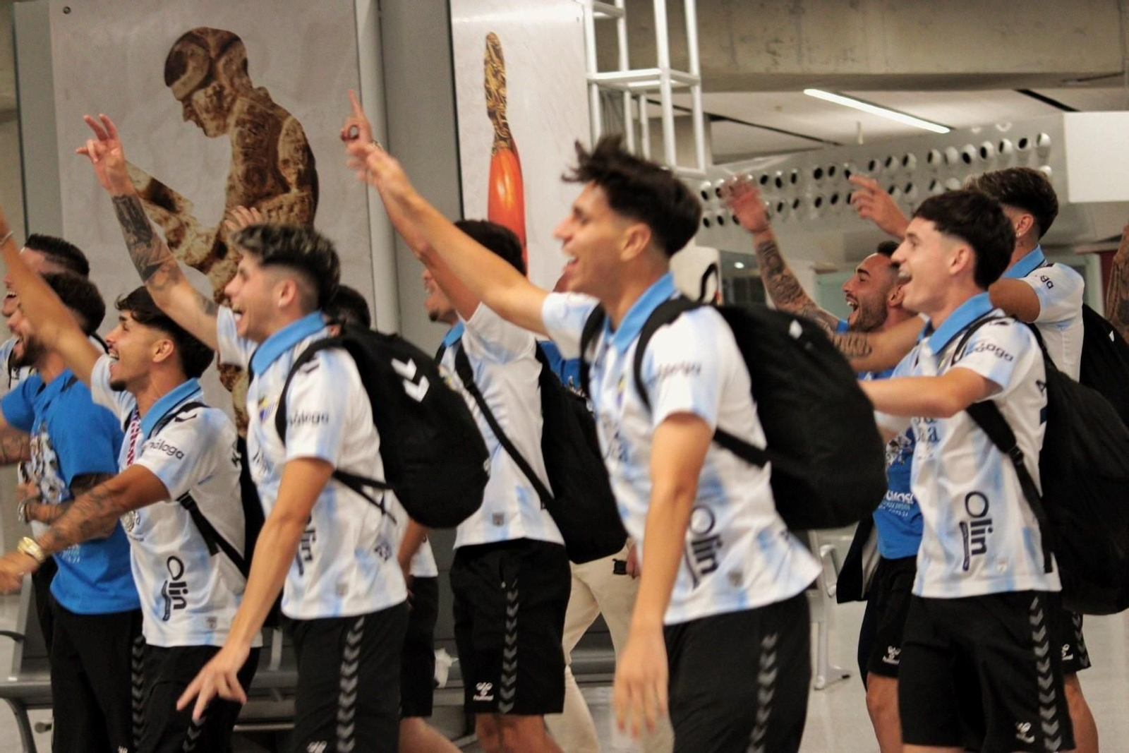 La madrugada interminable con la que Málaga celebró el ascenso