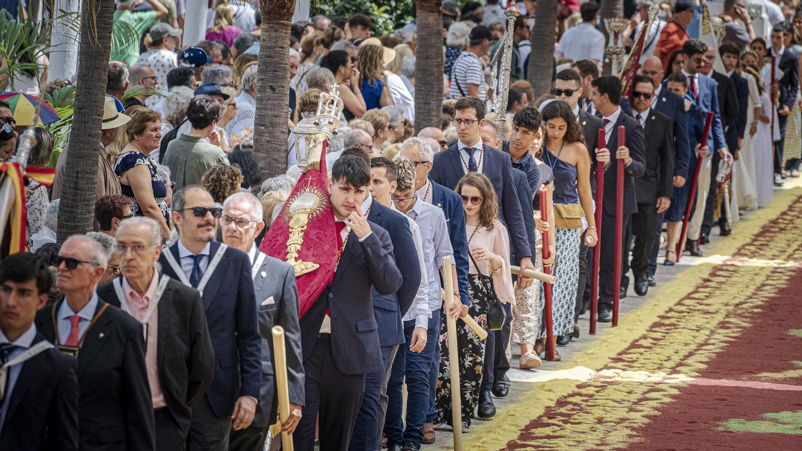 Búscate entre las imágenes del Domingo de Corpus en Cádiz