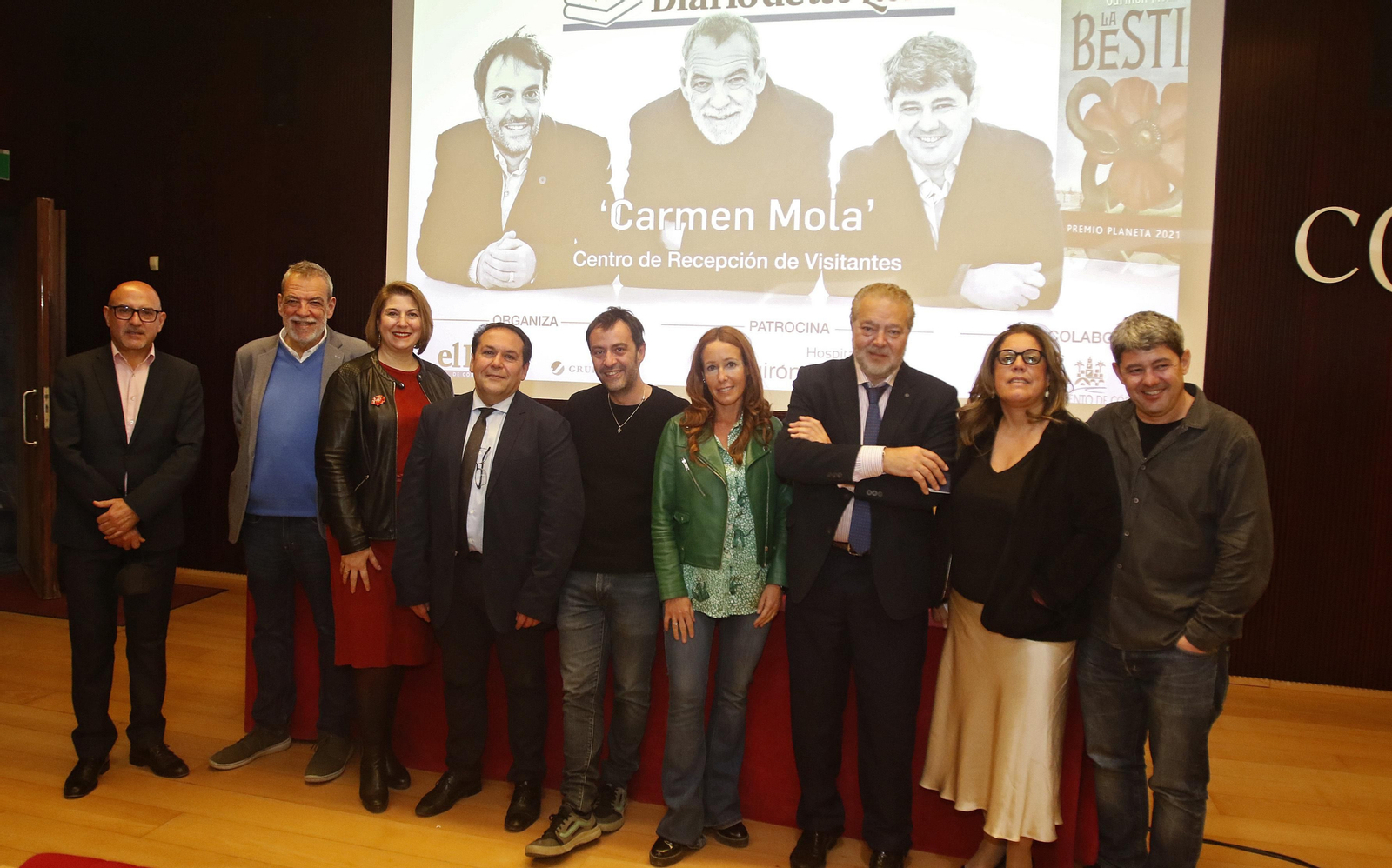 El paso de Carmen Mola por Córdoba, en imágenes
