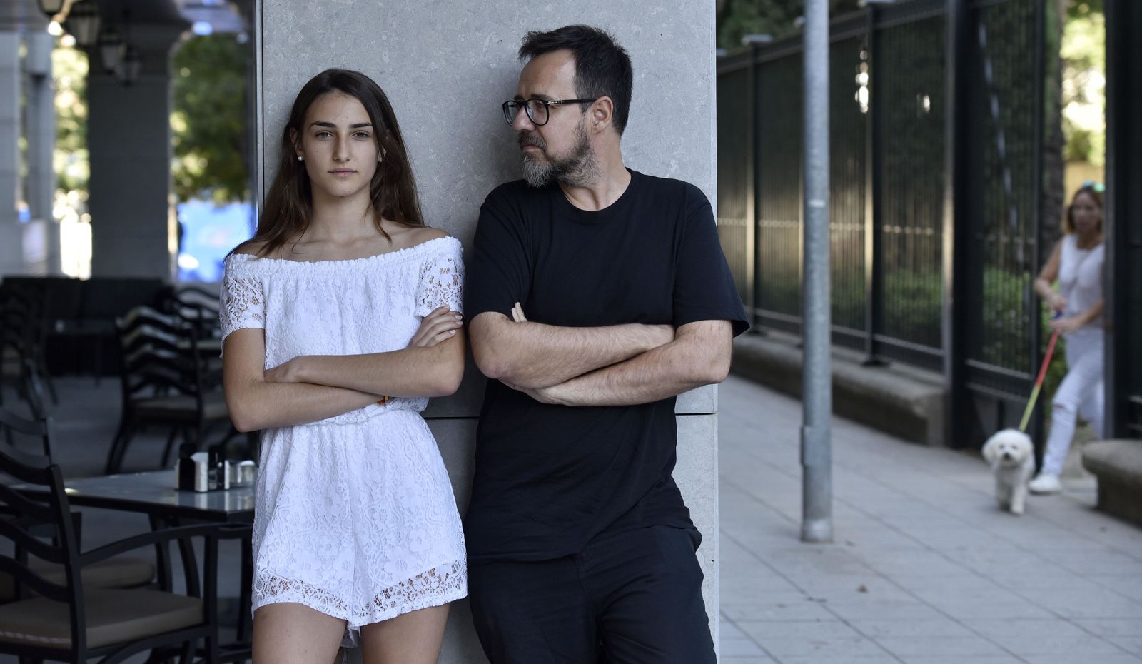 El director Paco Plaza, junto a la actriz Sandra Escacena, ayer en Sevilla, donde asistieron a un pase de 'Verónica' en los cines Nervión Plaza.