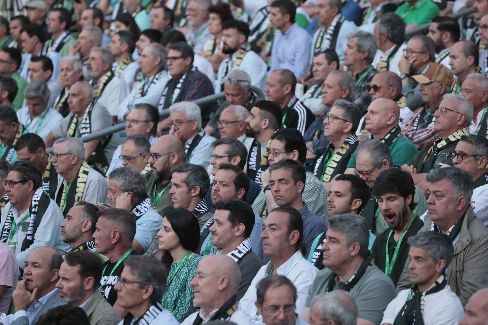 Búscate en el acto Siempre Verdiblancos