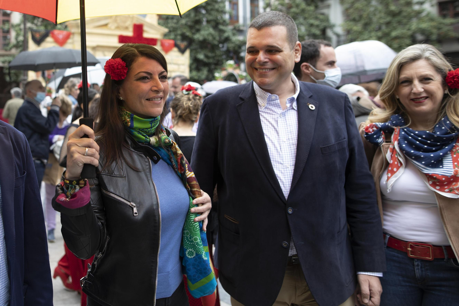 Olona junto a Miralles en el Día de la Cruz de Granada.