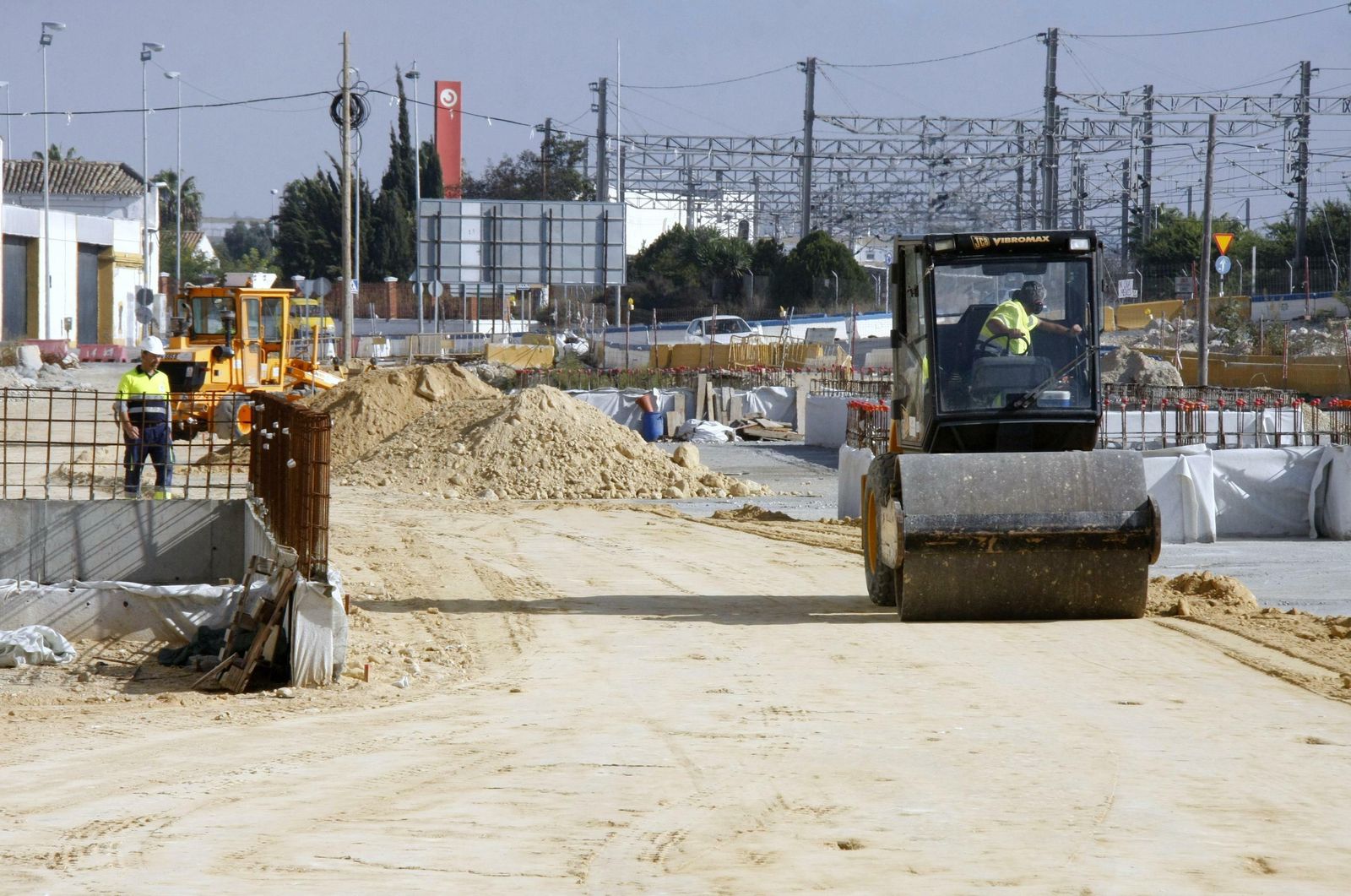 Más movimiento desde hoy en las obras del parking de Pozos Dulces