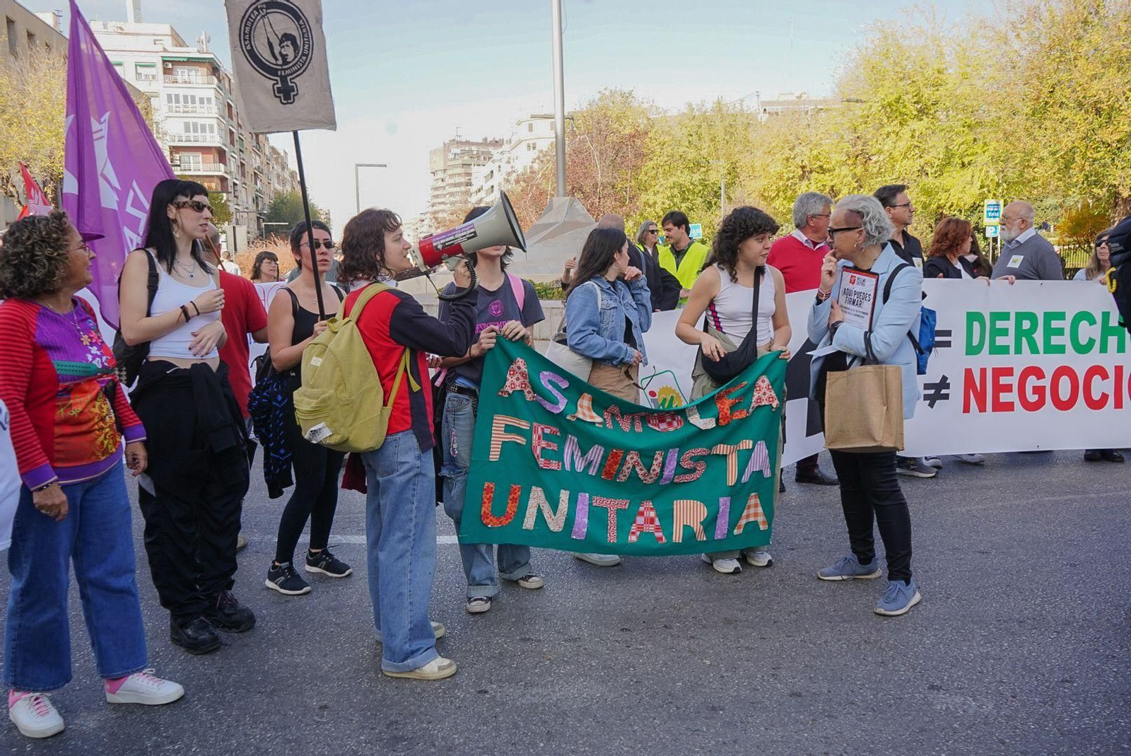 Todas las imágenes de la manifestación de Granada contra el "negocio de la vivienda"