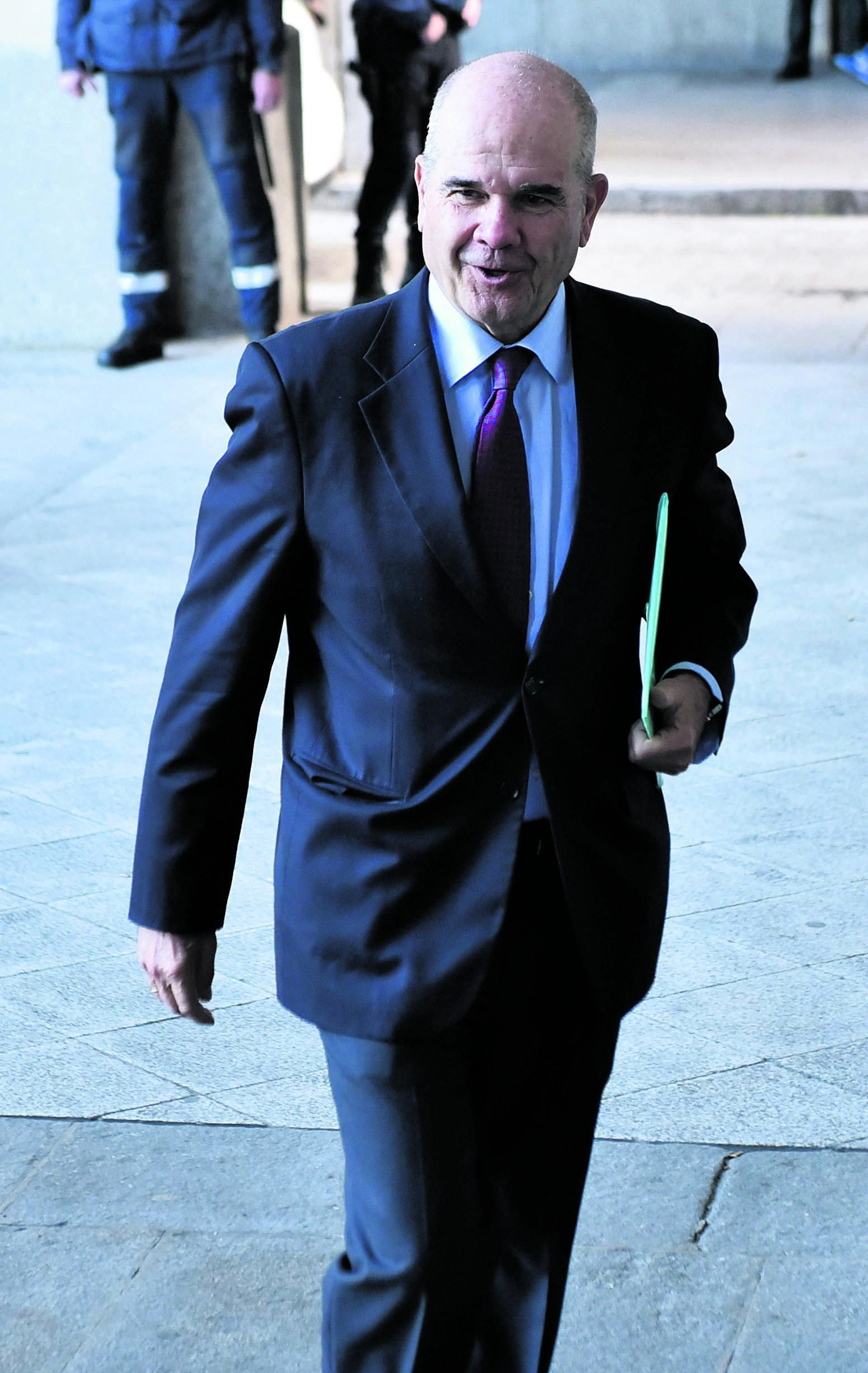 El ex presidente Manuel Chaves, en la Audiencia de Sevilla.
