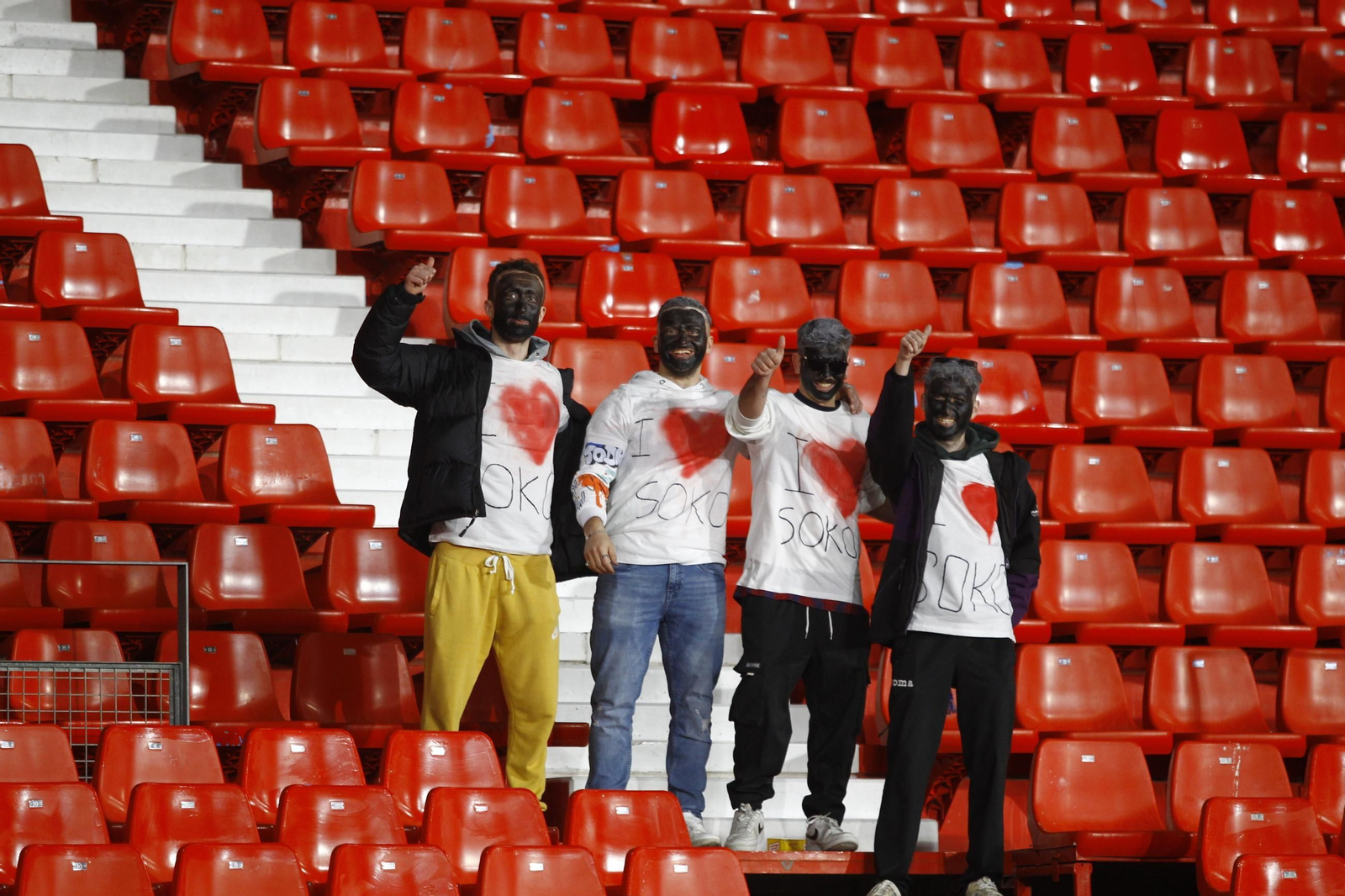 Búscate en las fotos de público del partido U.D. Almería-S.D. Huesca