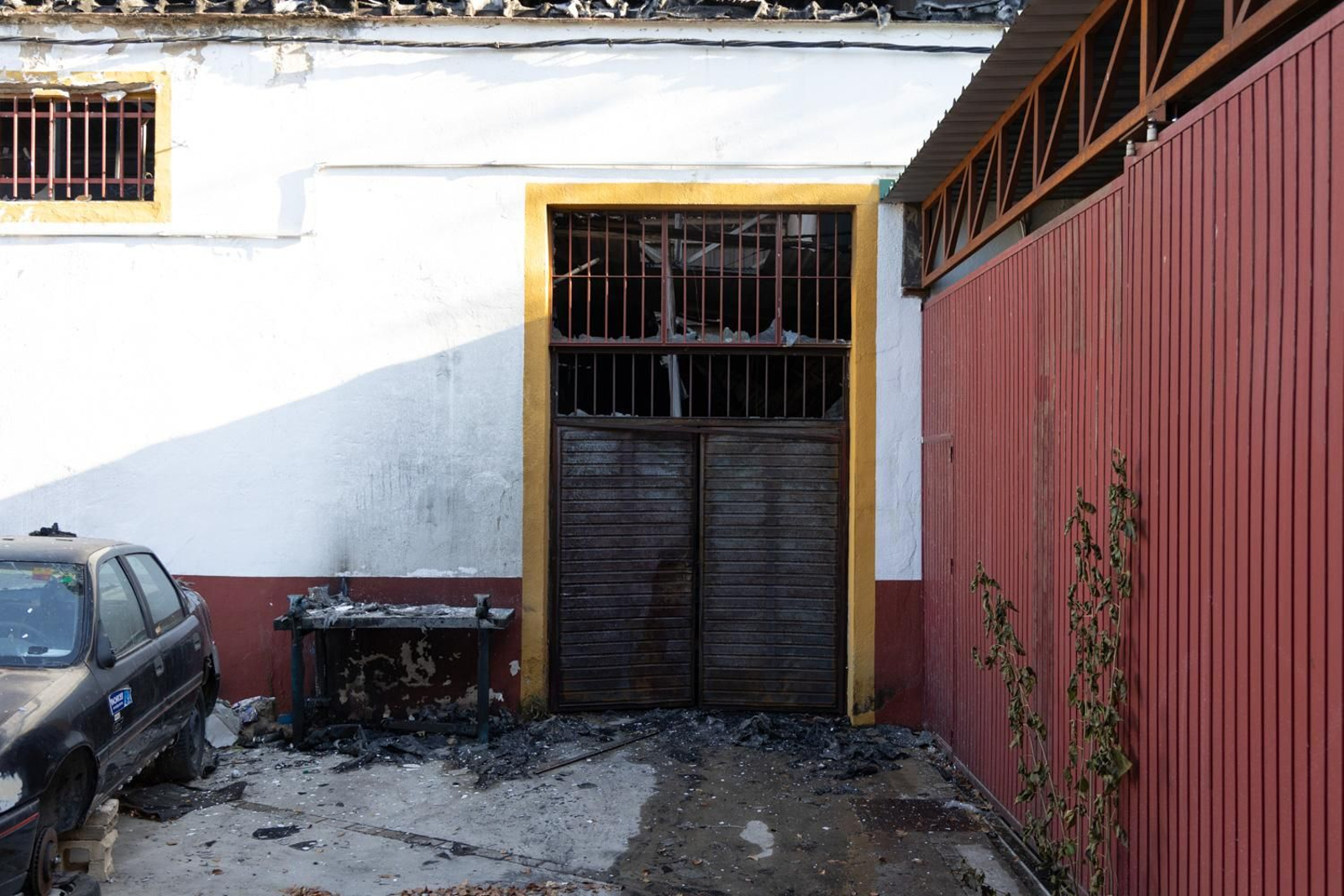 La SAFA  de Andújar arrasada por el fuego, en imágenes