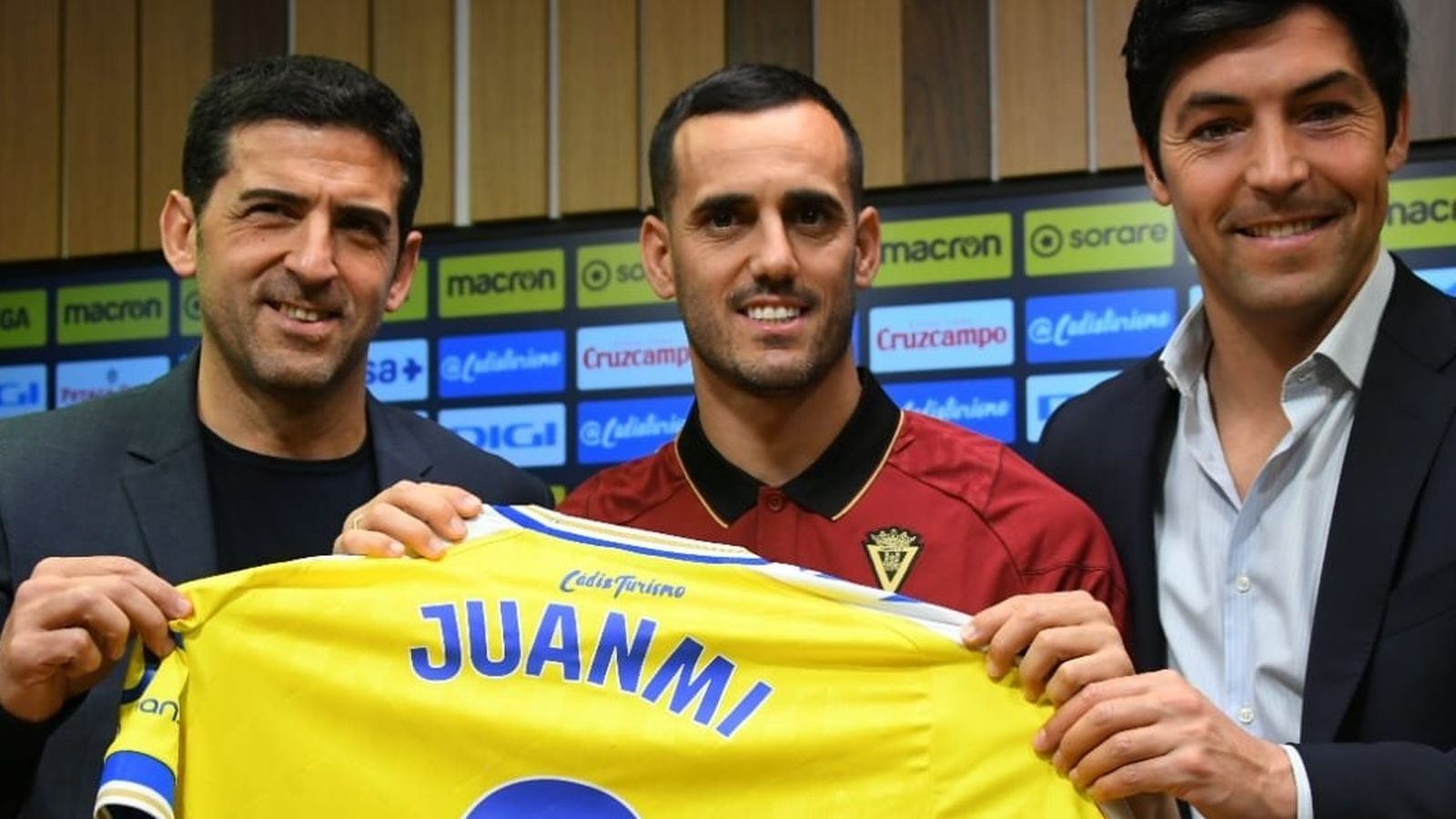 Juanmi, en su presentación con el Cádiz.