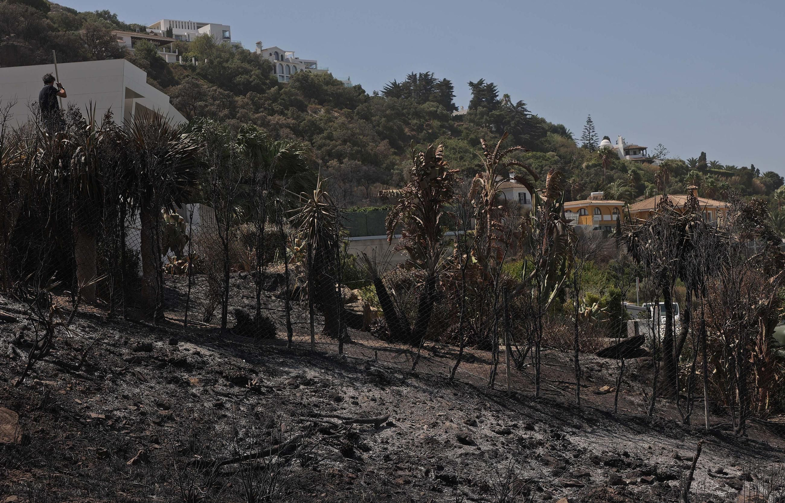 Así han quedado Atlanterra y Zahara de los Atunes tras el incendio forestal en la Sierra de la Plata de Tarifa