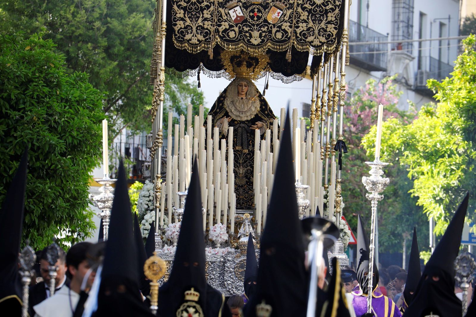 Jueves Santo en Córdoba: la procesión del Caído, en imágenes