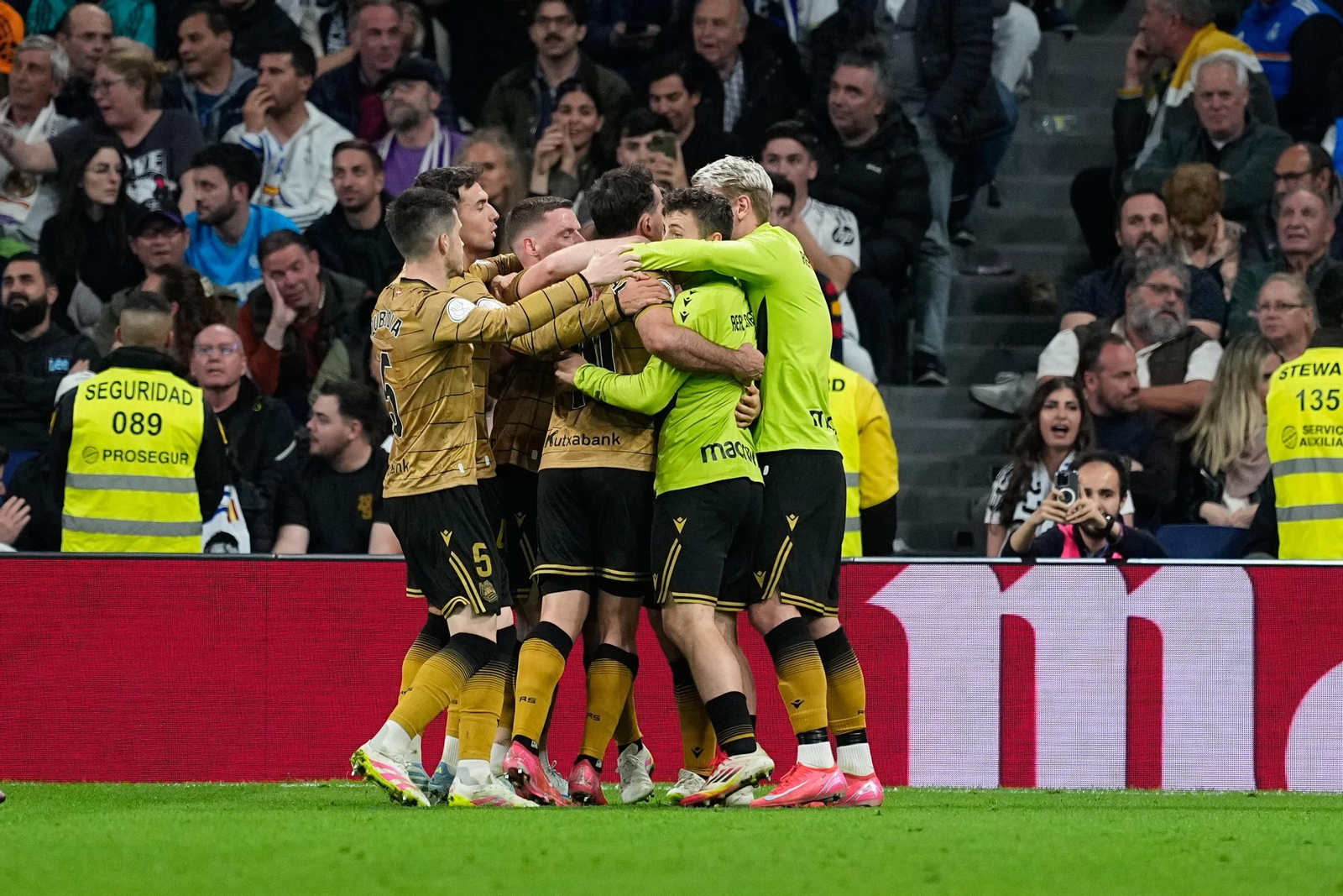 Las fotos del Real Madrid - Real Sociedad camino del Estadio de la Cartuja