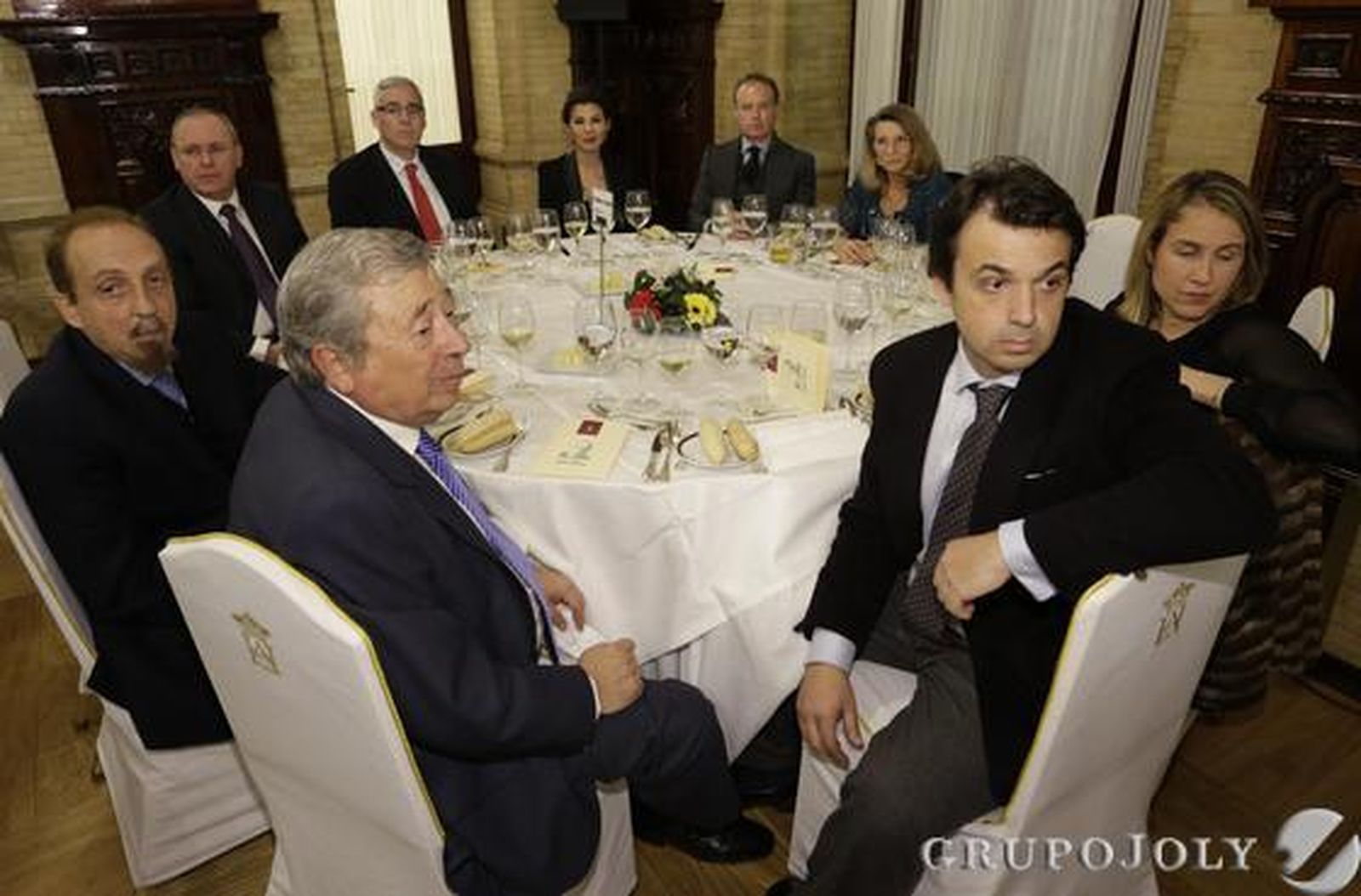 Rafael Ferrater Beca, Francisco Mateos, Luis Carlos Gallegos, José Manuel García Quiles, Mar Díaz Gamero, José Luis Vázquez Silva, Cristina Heeren de Noble, Adela García de la Borbolla y Rafael Ferrater Clavero./ Antonio Pizarro/Juan Carlos Vázquez/ Juan Carlos Muñoz/Belén Vargas